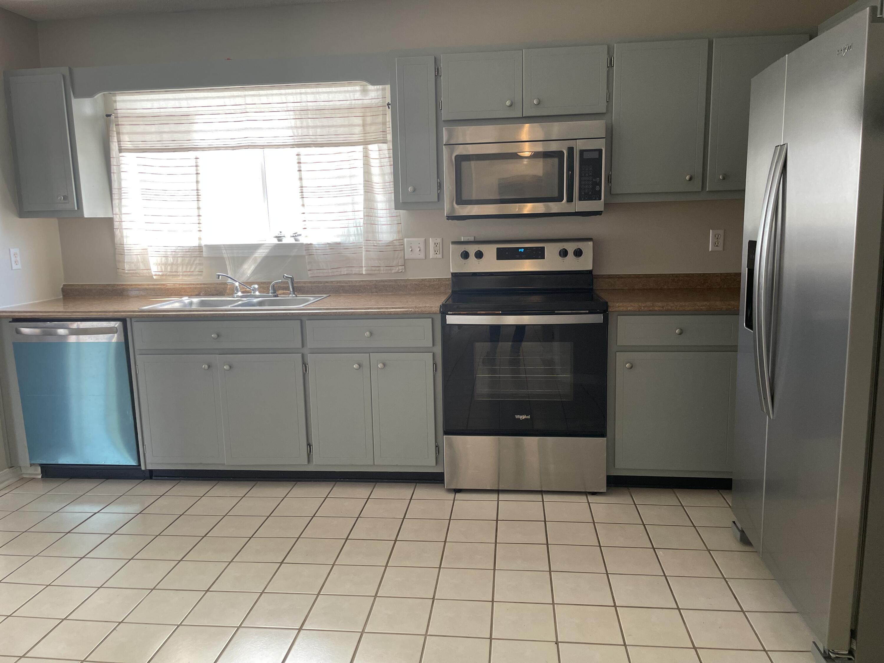 SANDY RIDGE ESTATES - Residential Lease