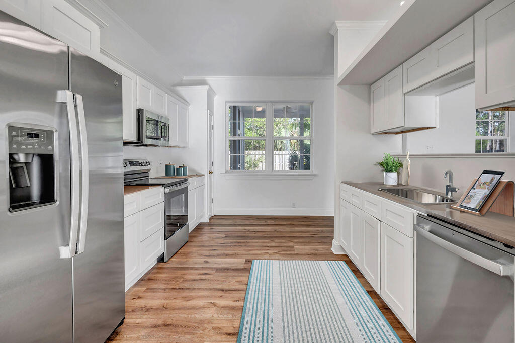 FLAMINGO VILLAGE aka Emerald Walk - Residential