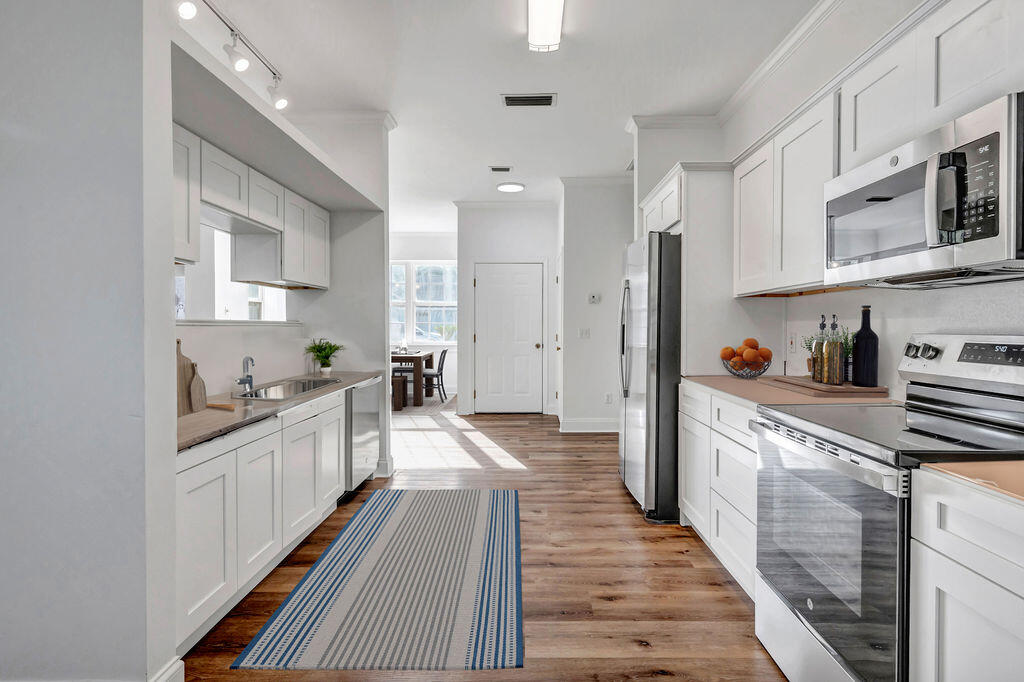 FLAMINGO VILLAGE aka Emerald Walk - Residential