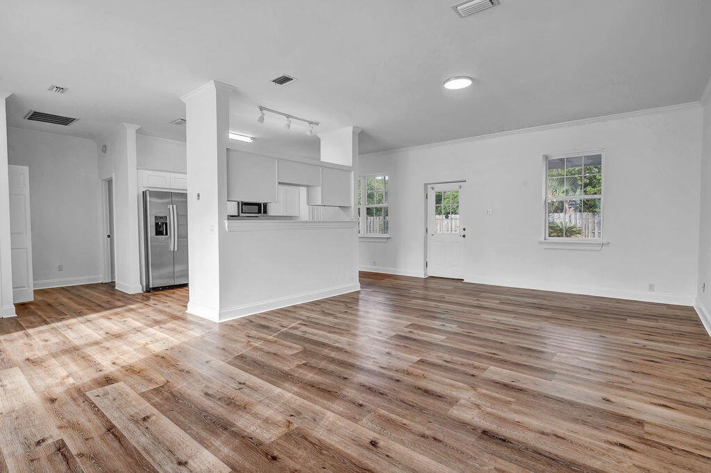 FLAMINGO VILLAGE aka Emerald Walk - Residential