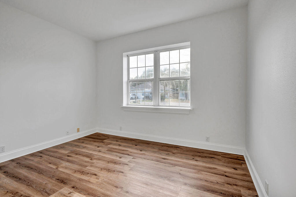 FLAMINGO VILLAGE aka Emerald Walk - Residential