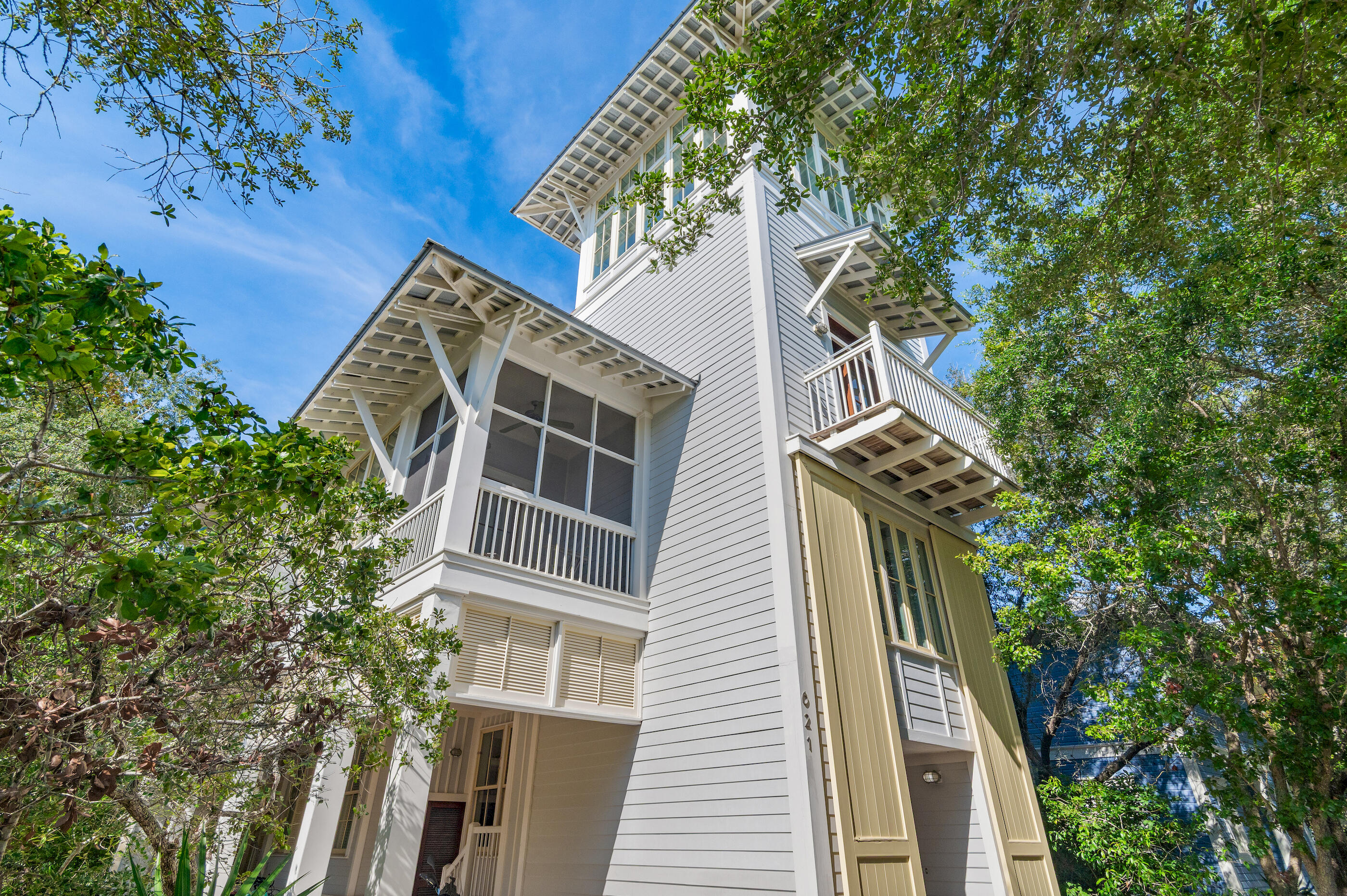 621 Western Lake Drive