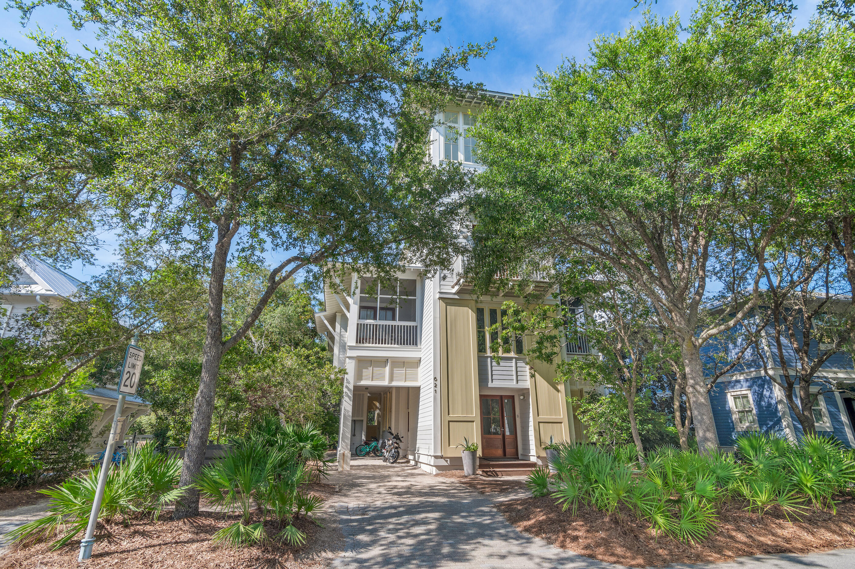 621 Western Lake Drive