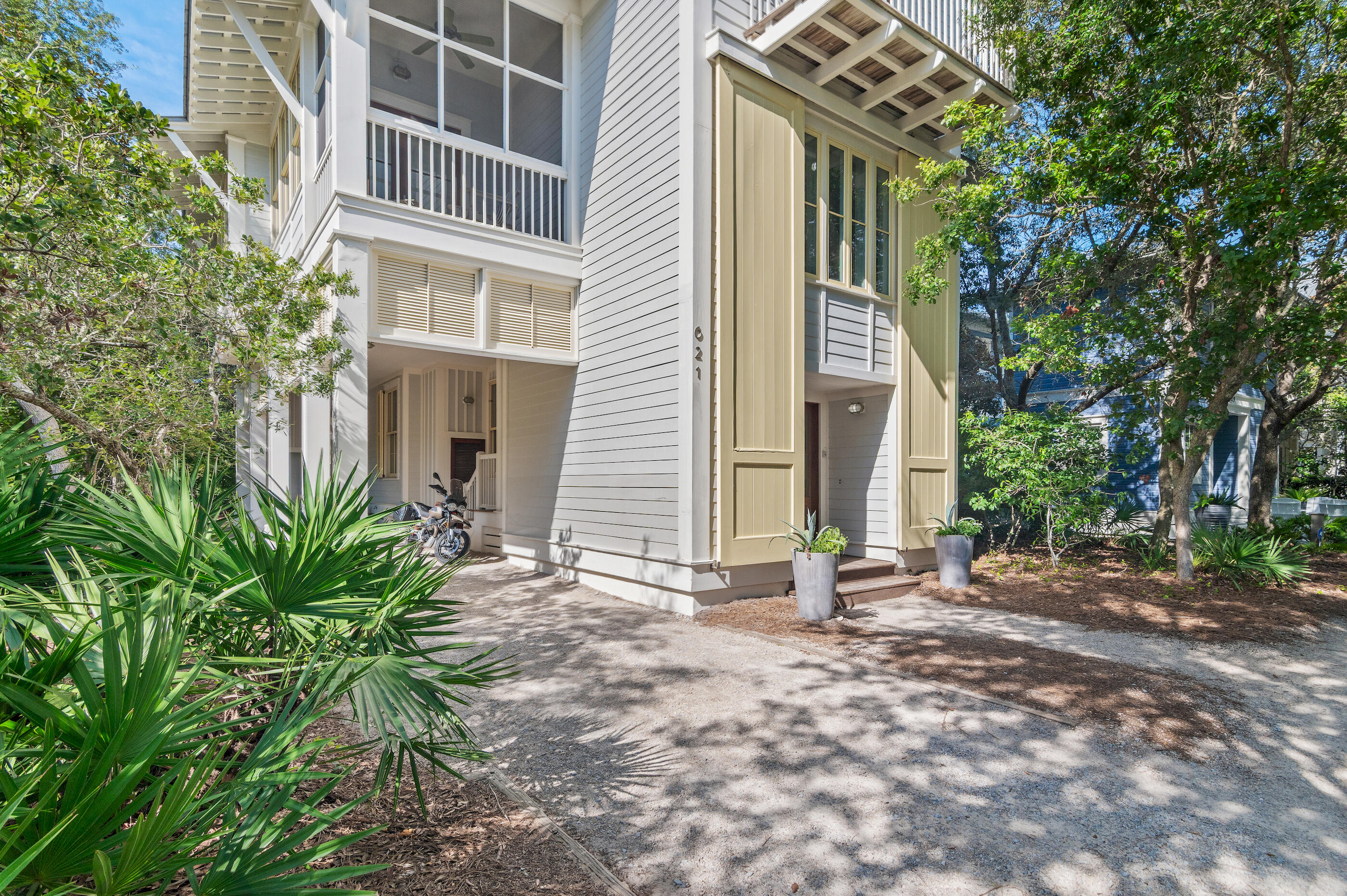 621 Western Lake Drive