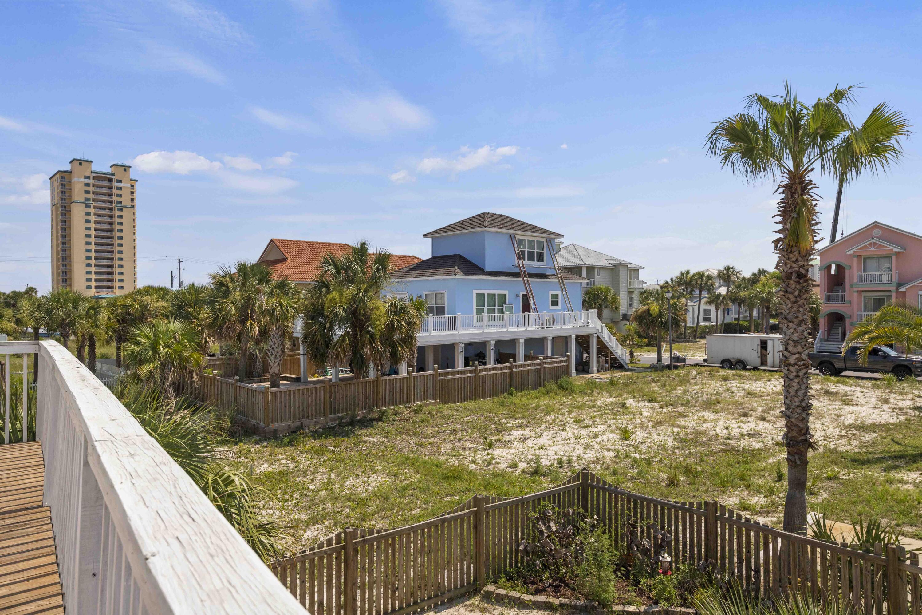 BAHIA BADAR - Residential