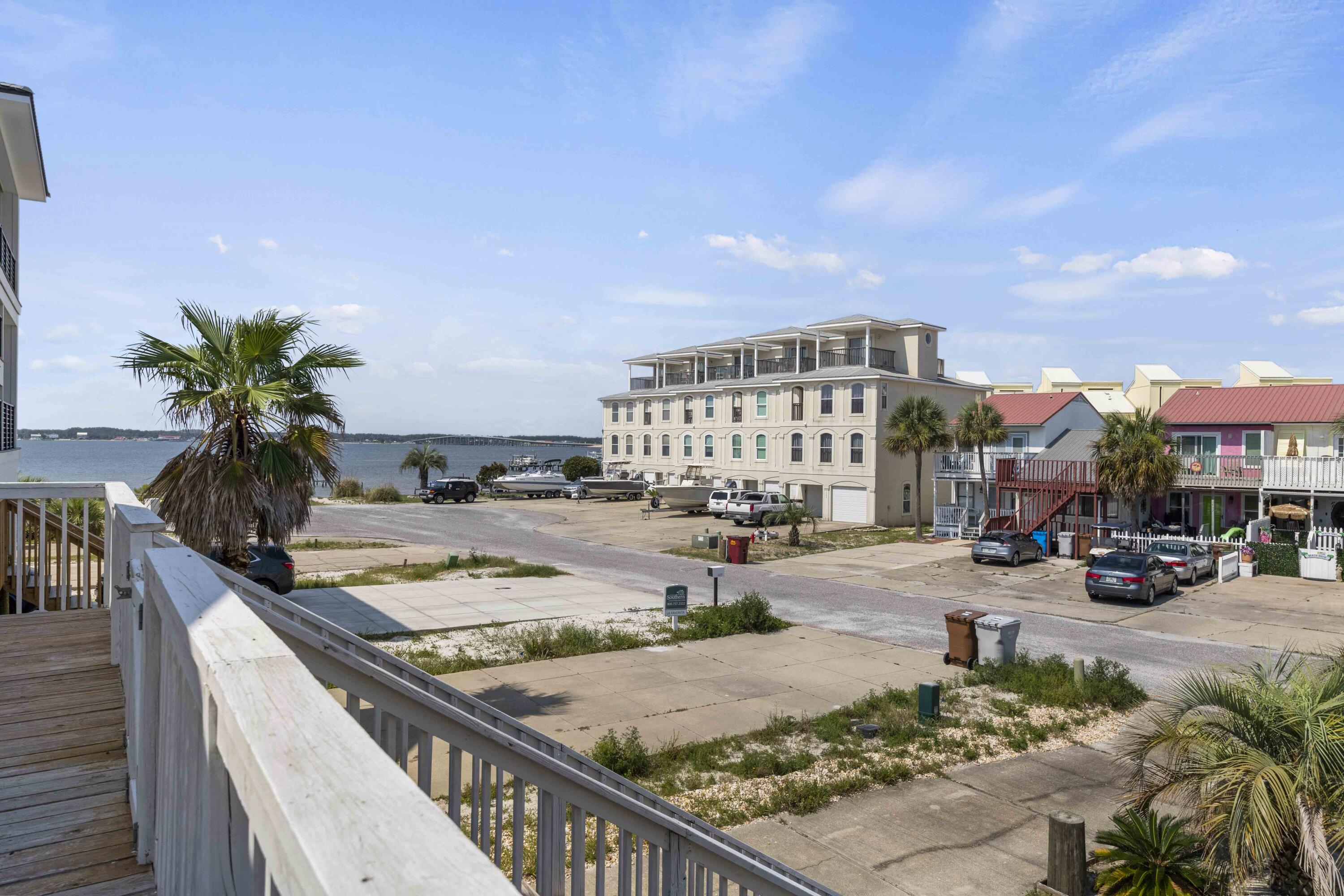 BAHIA BADAR - Residential