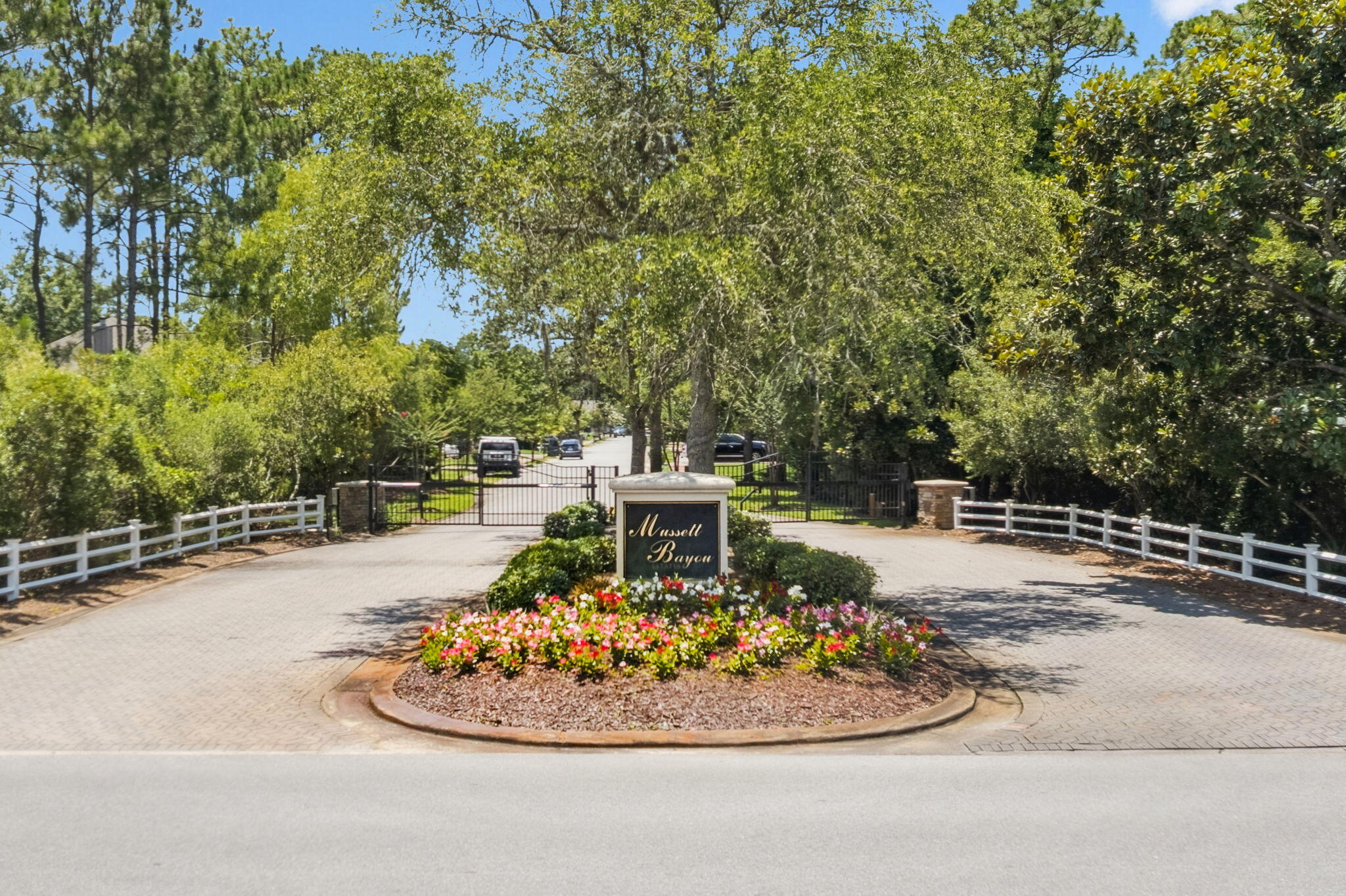 MUSSETT BAYOU ESTATES - Residential