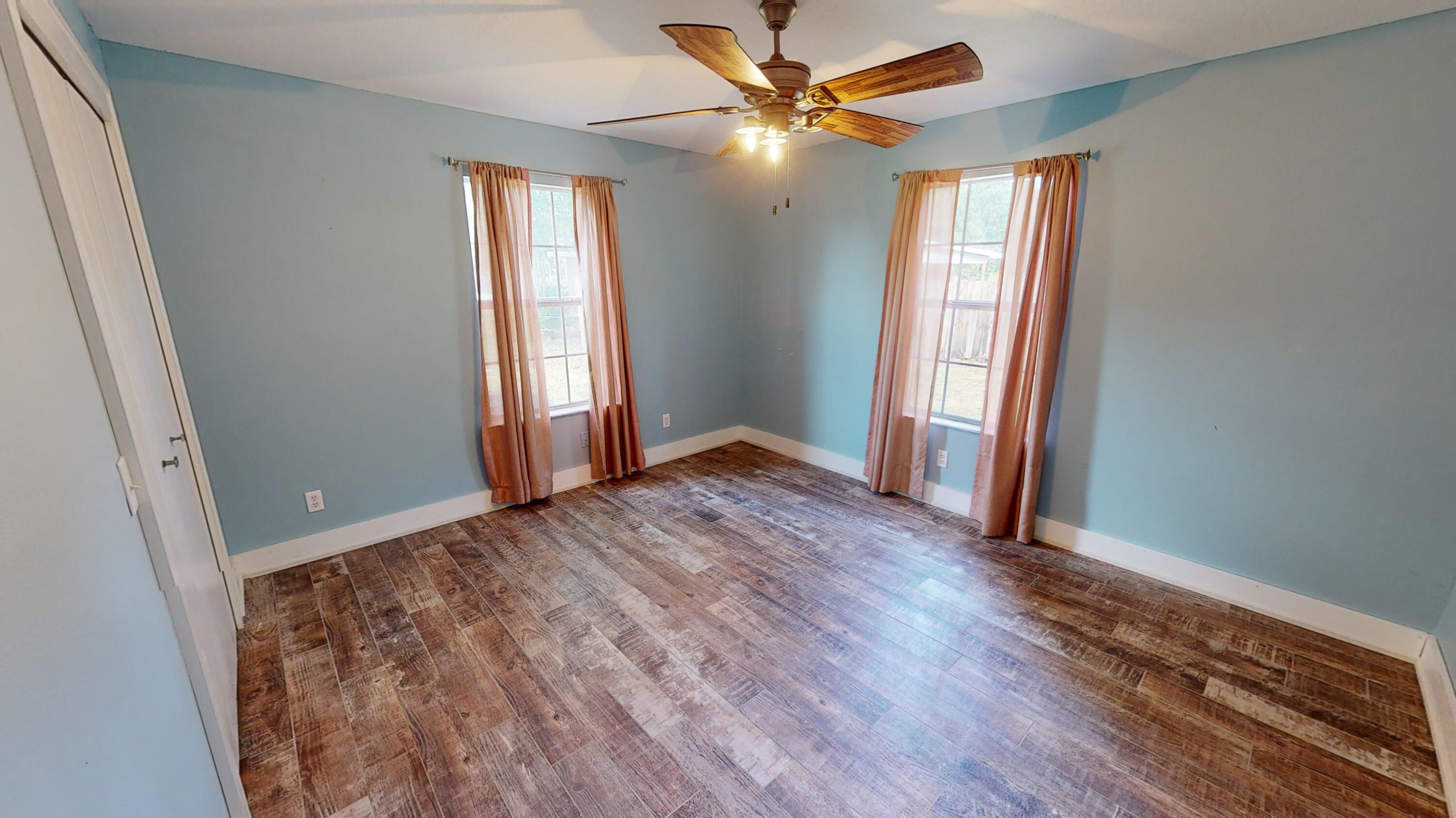 HOLLEY BY THE SEA - Residential