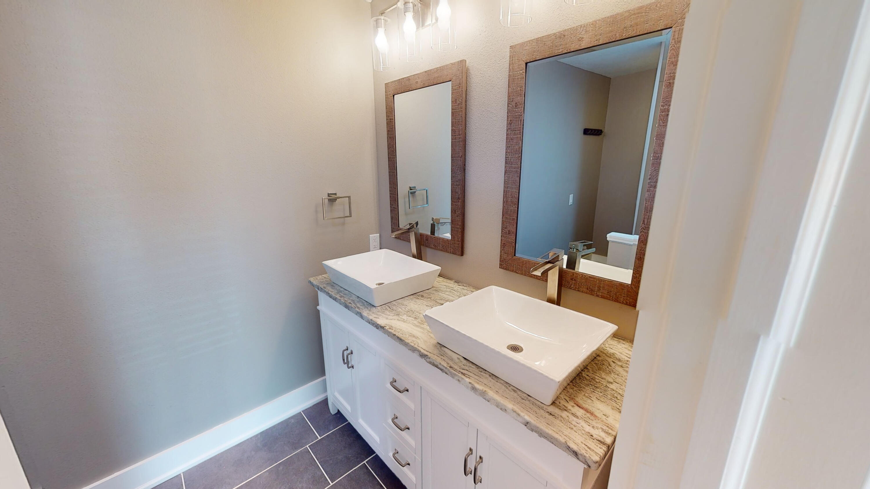 HOLLEY BY THE SEA - Residential