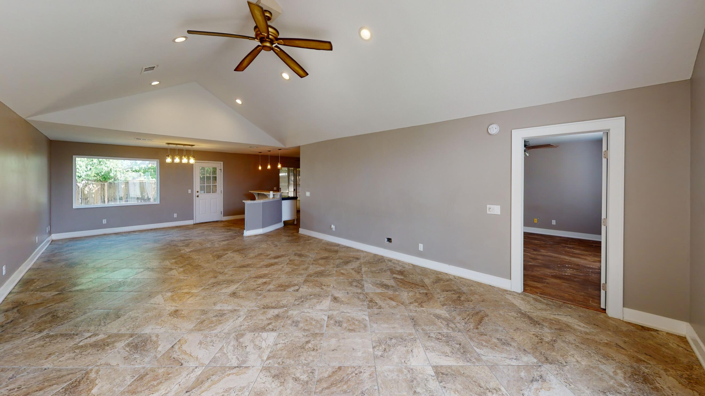 HOLLEY BY THE SEA - Residential