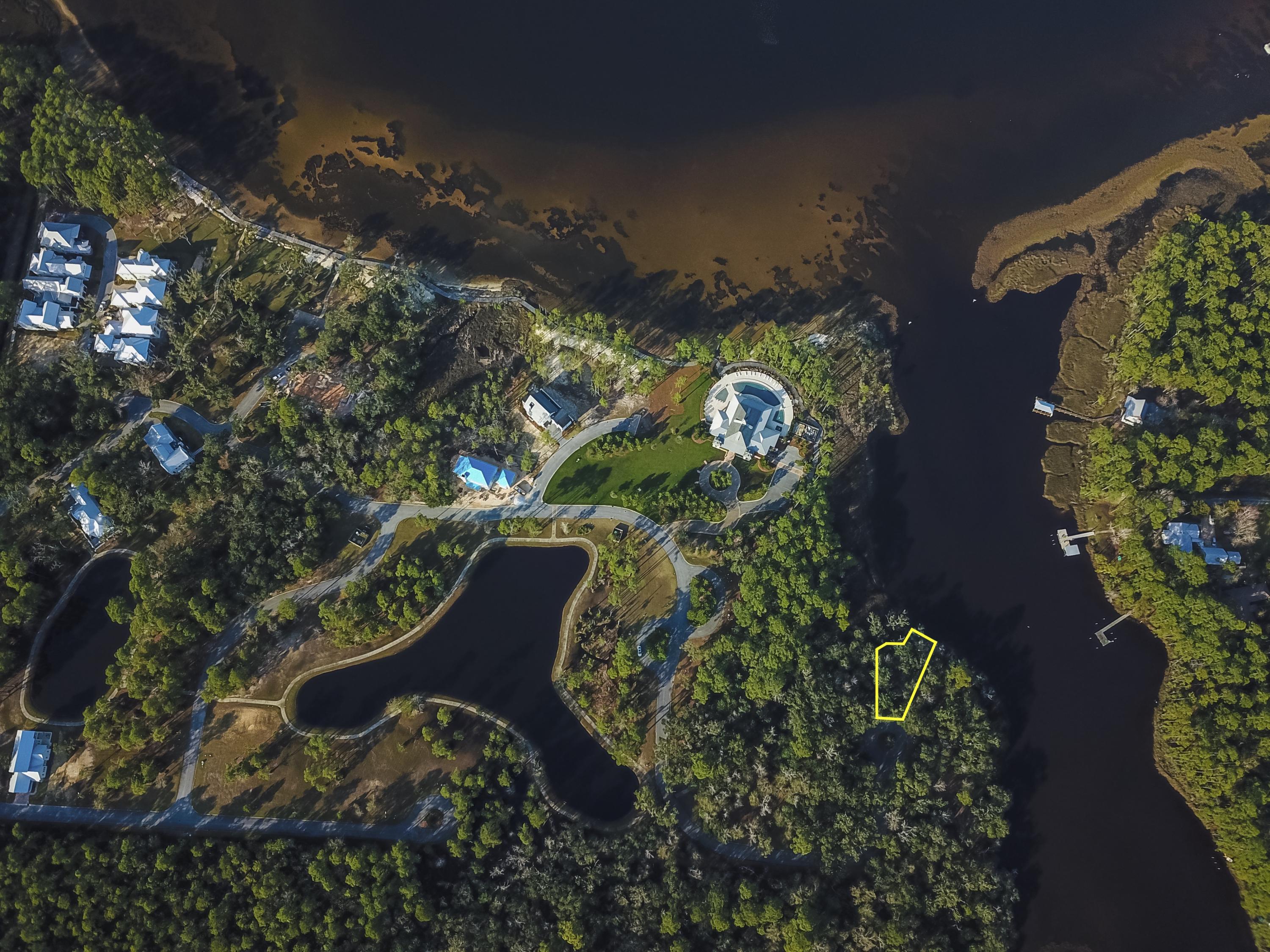 CHURCHILL OAKS - Land