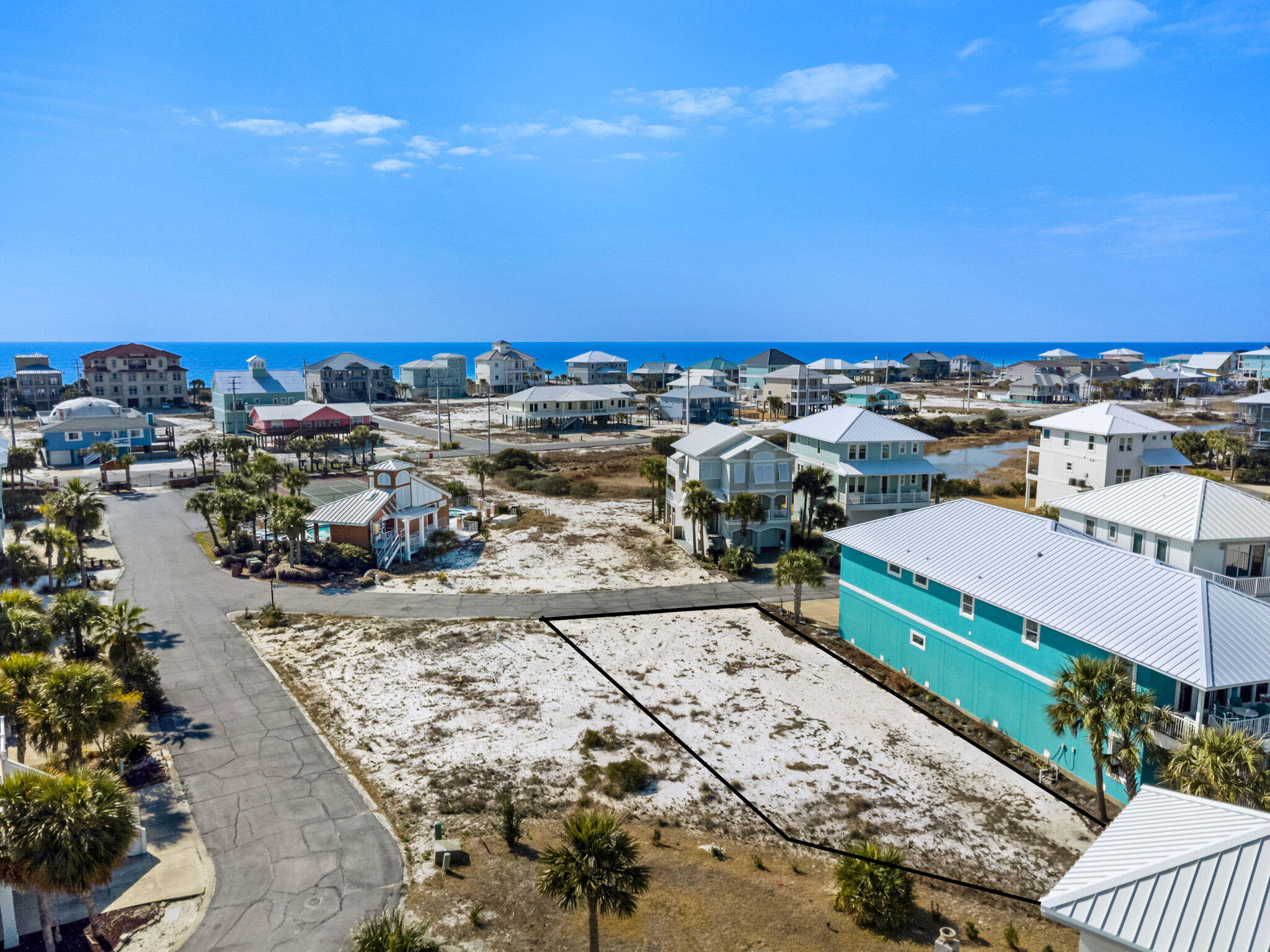 CARIBBEAN ISLES - Land