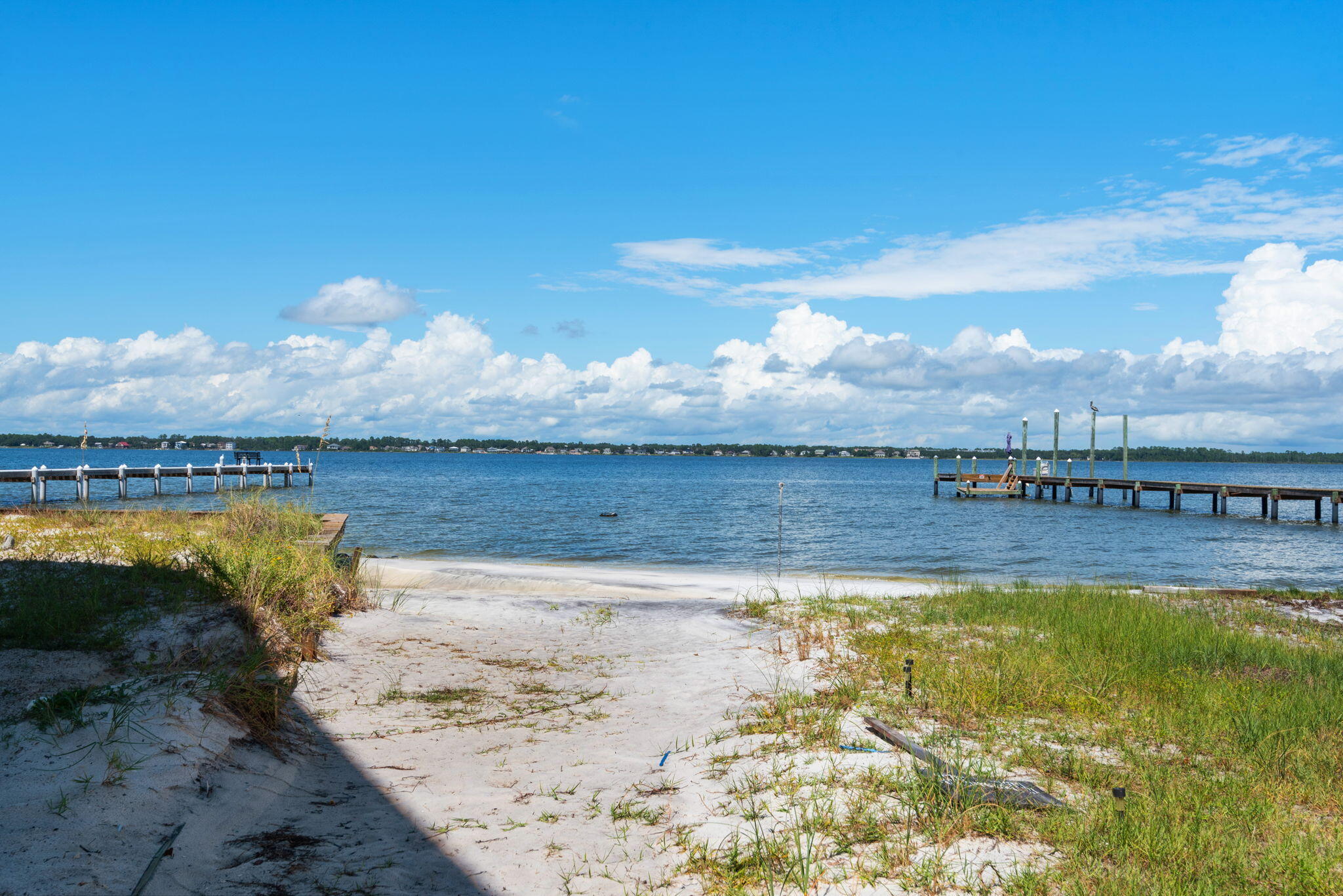 CARIBBEAN ISLES - Land