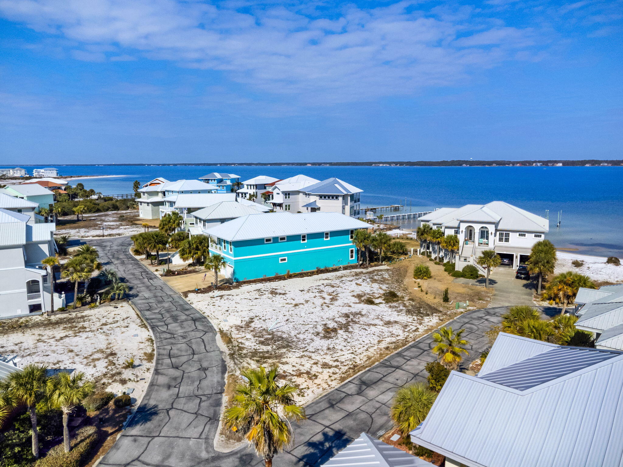 CARIBBEAN ISLES - Land