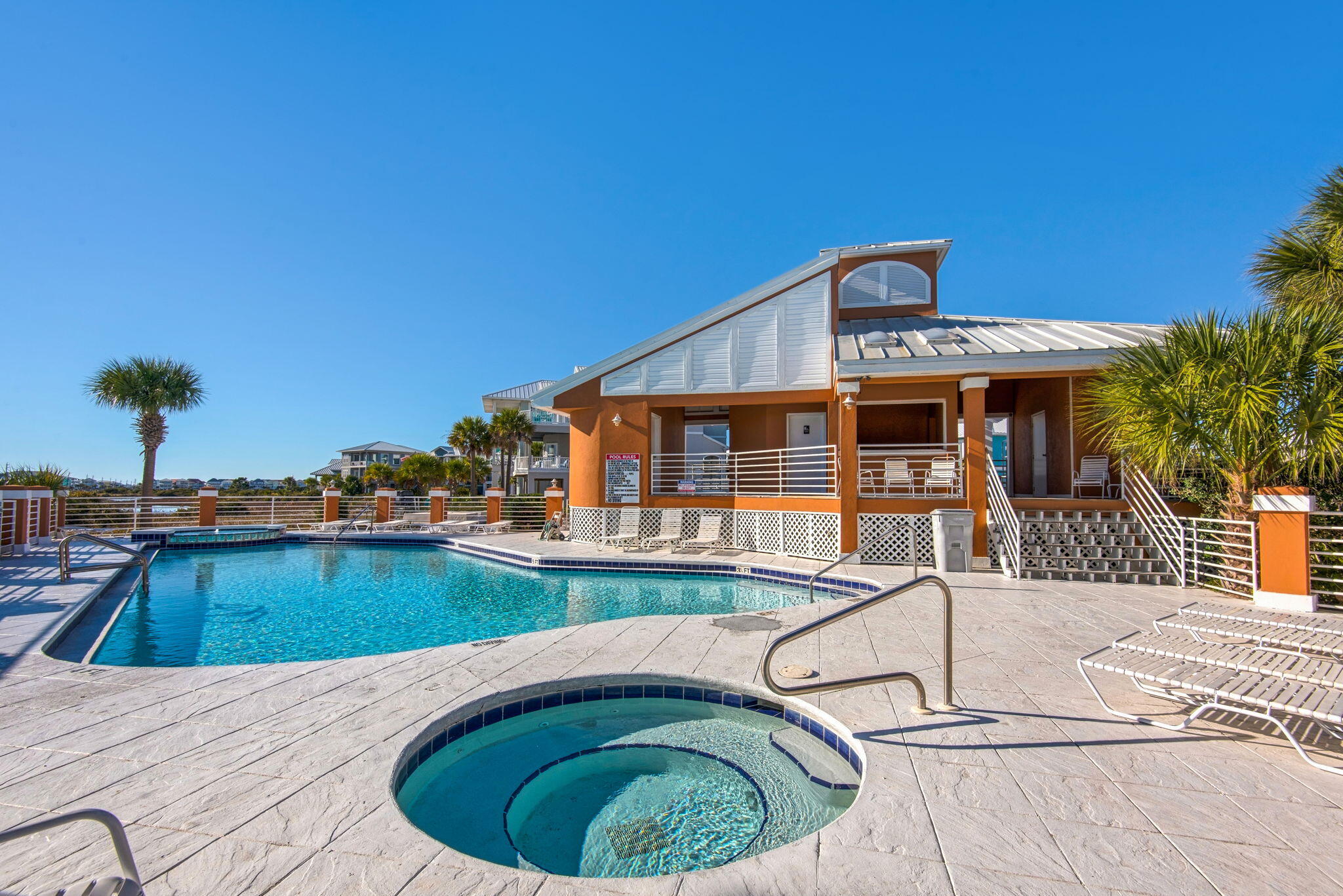 CARIBBEAN ISLES - Land