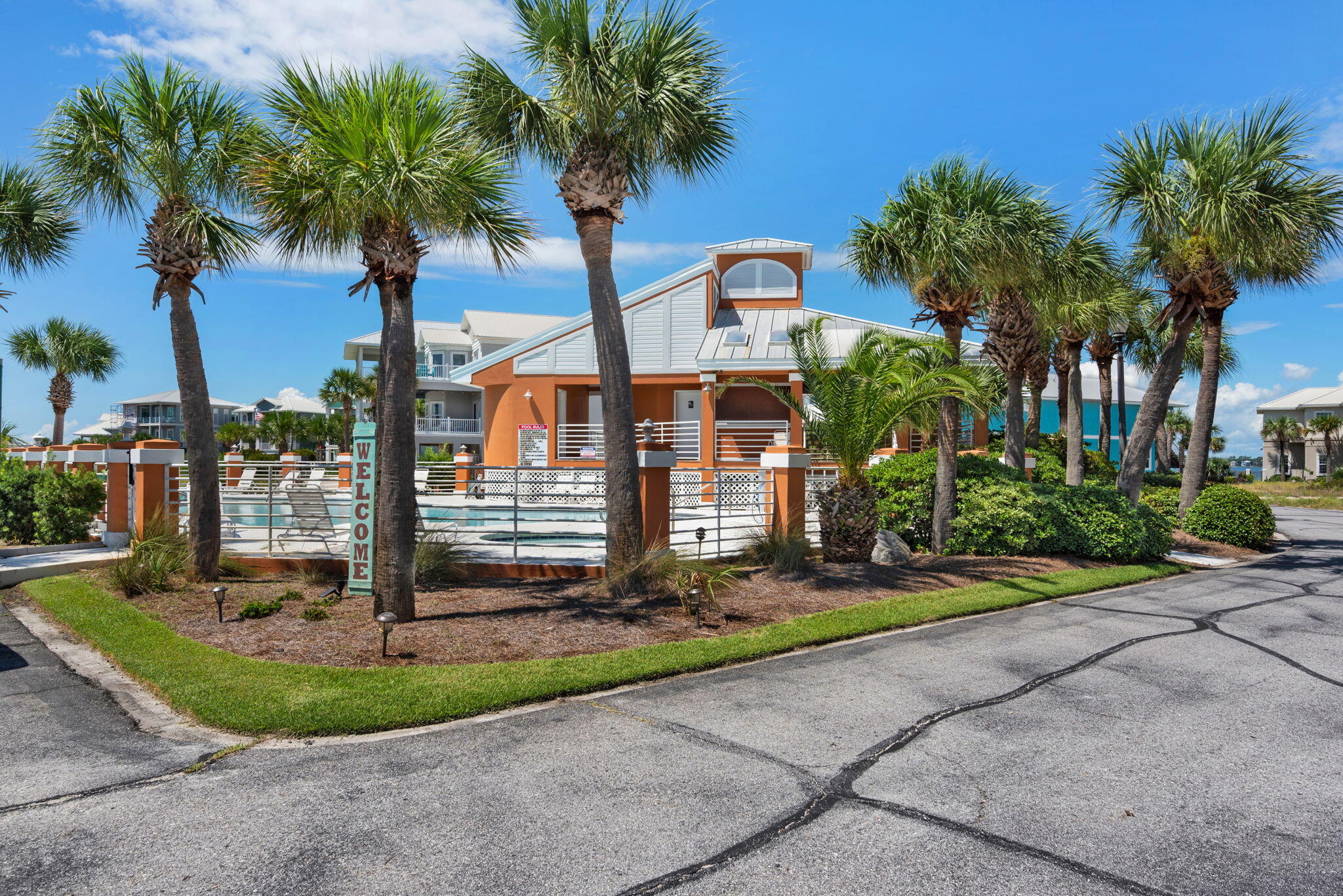 CARIBBEAN ISLES - Land