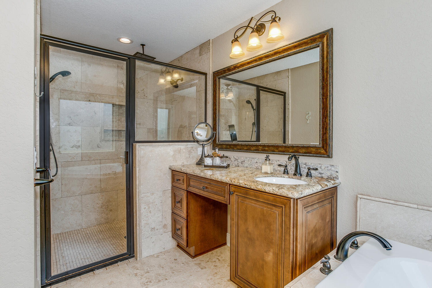 HOLLEY BY THE SEA - Residential