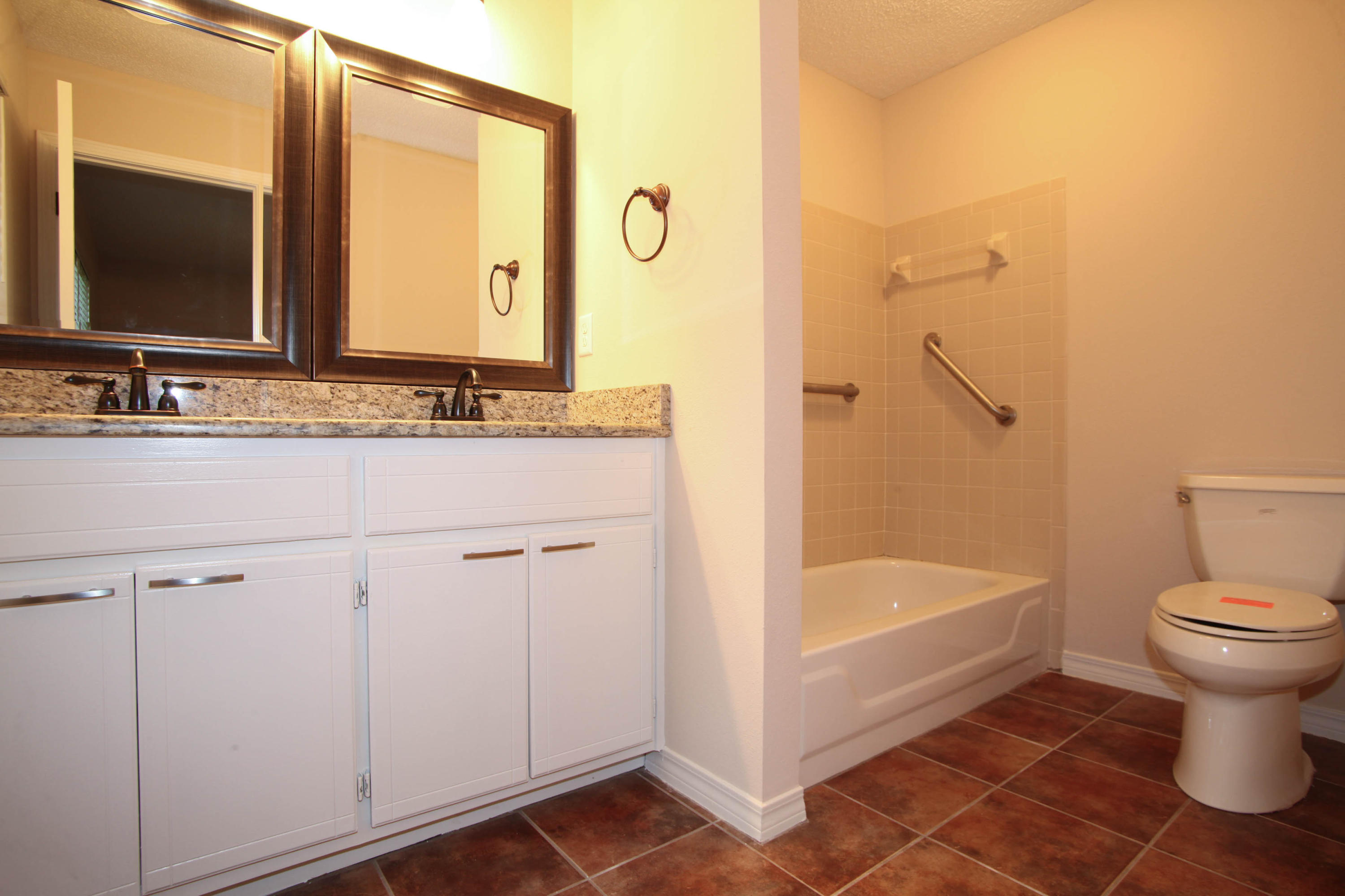 HOLLYROD PARK - Residential