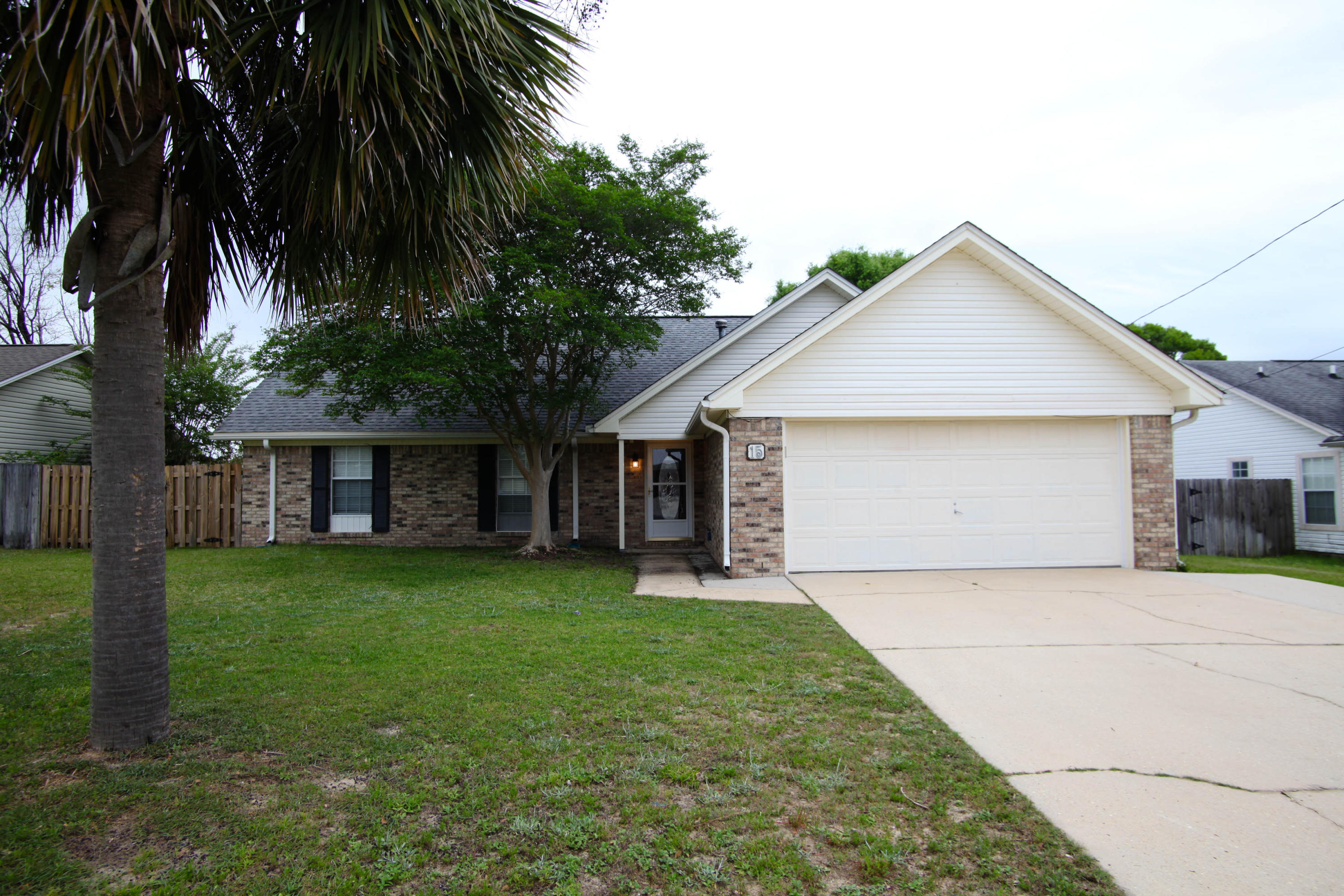 HOLLYROD PARK - Residential