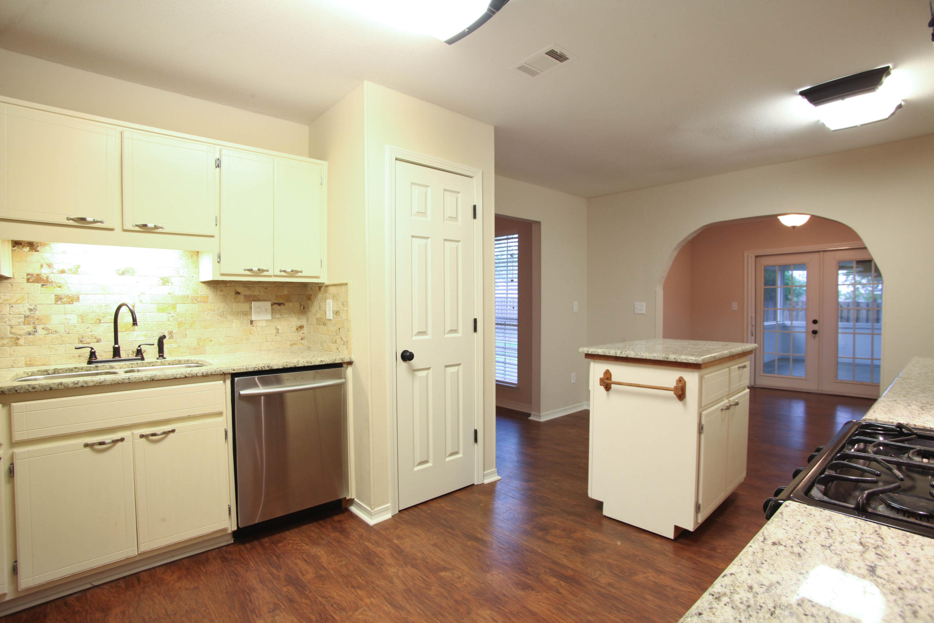 HOLLYROD PARK - Residential