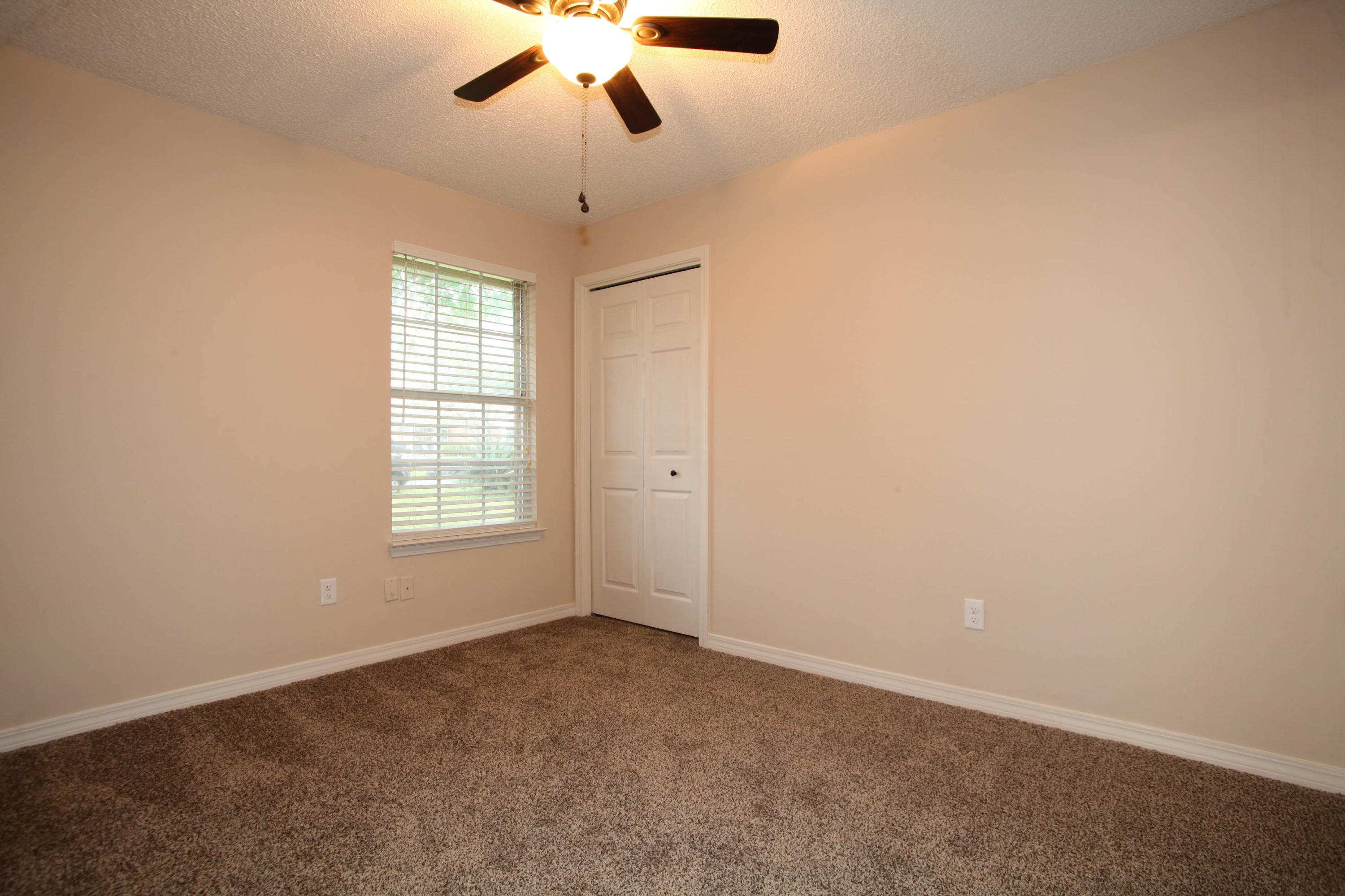 HOLLYROD PARK - Residential