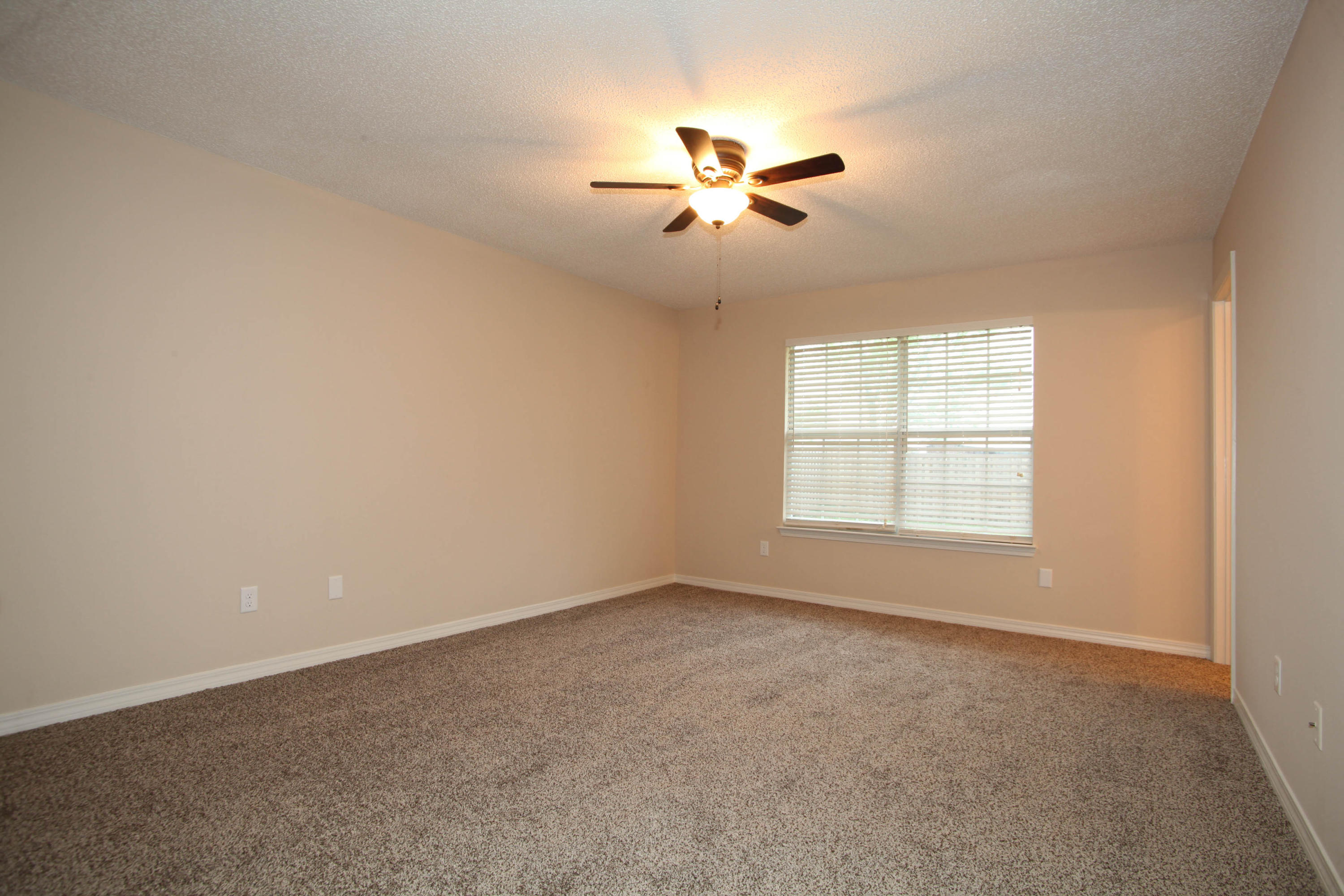 HOLLYROD PARK - Residential