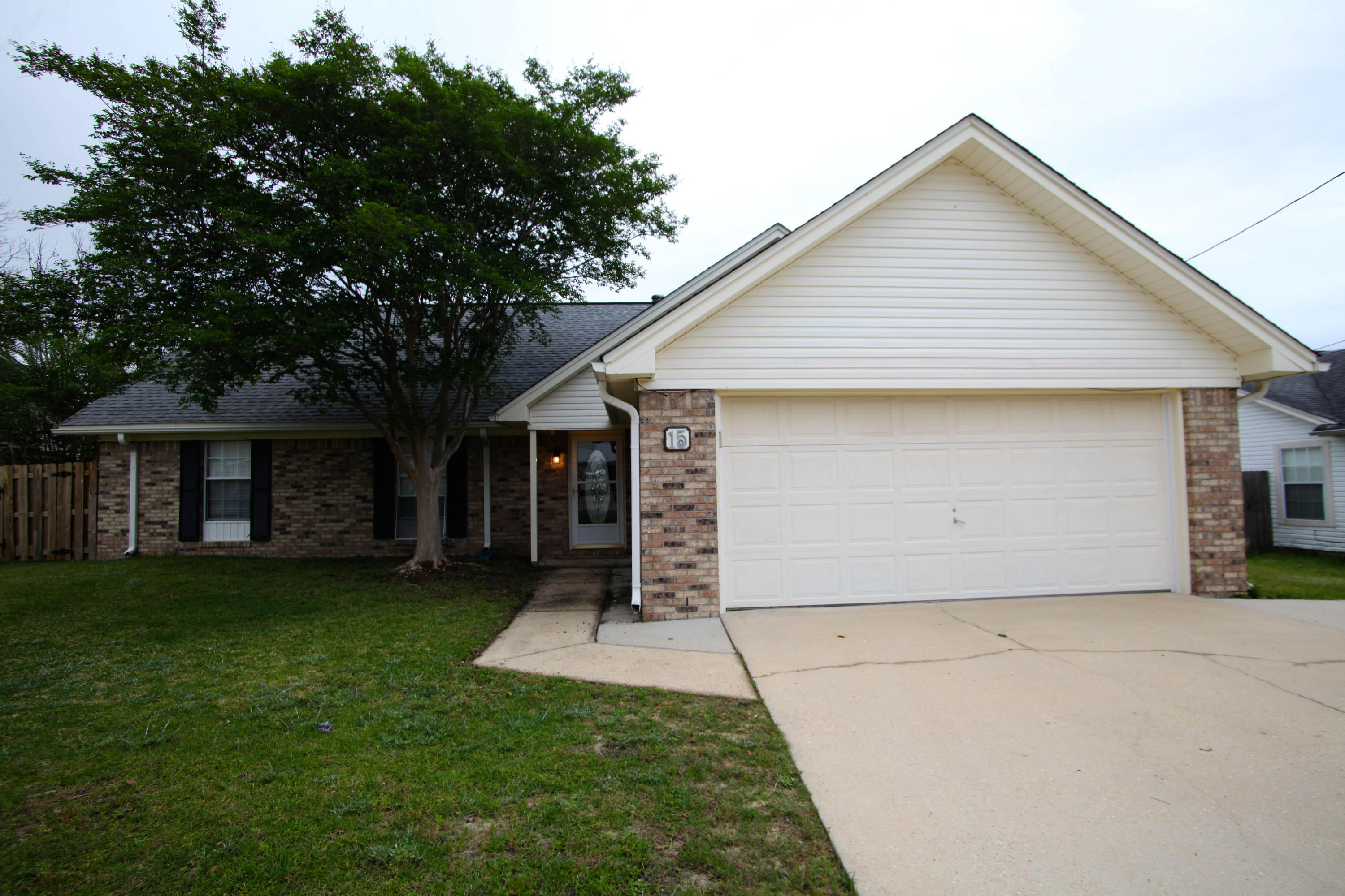 HOLLYROD PARK - Residential