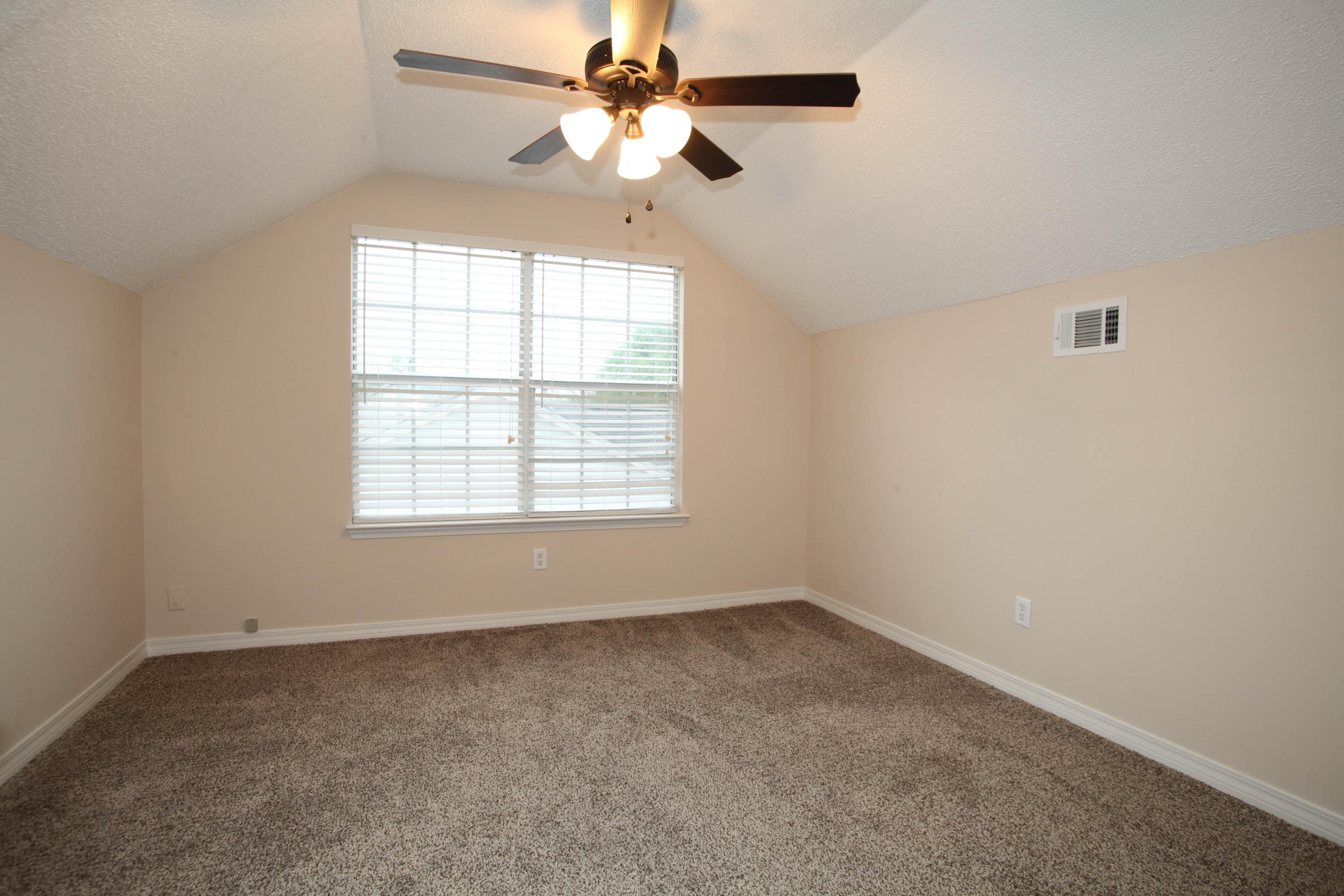 HOLLYROD PARK - Residential