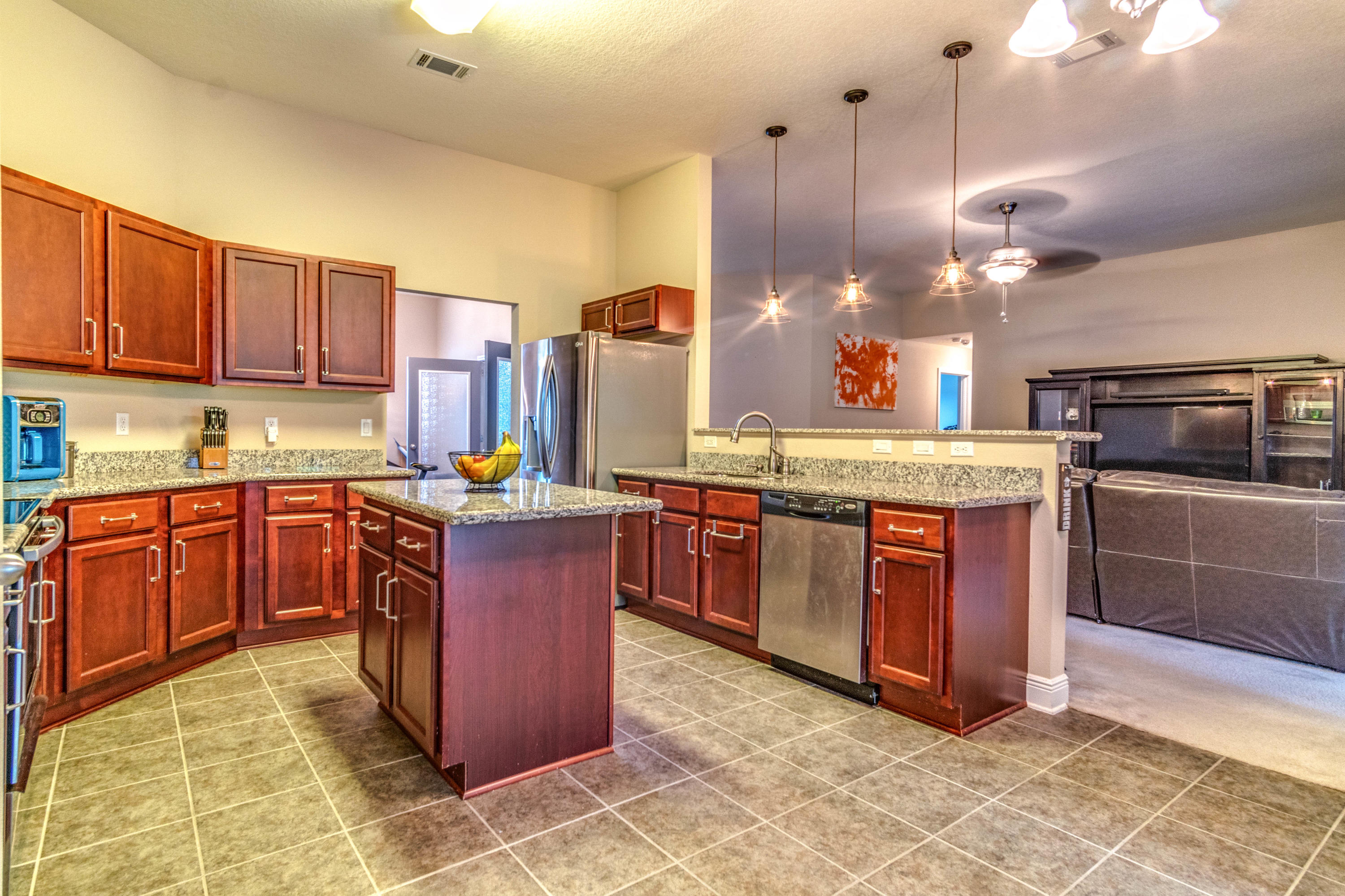 SILVER SPRINGS EST - Residential