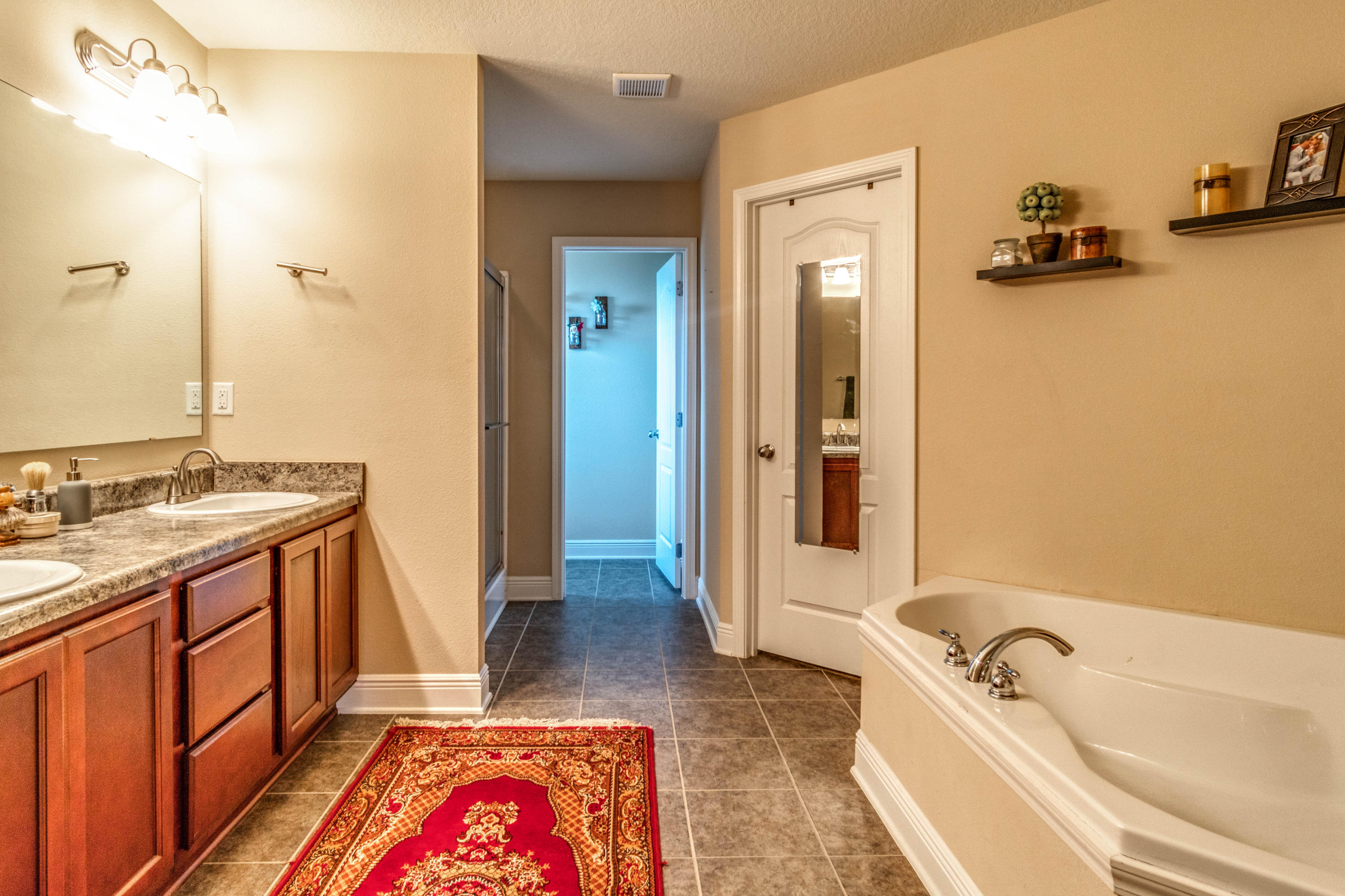 SILVER SPRINGS EST - Residential