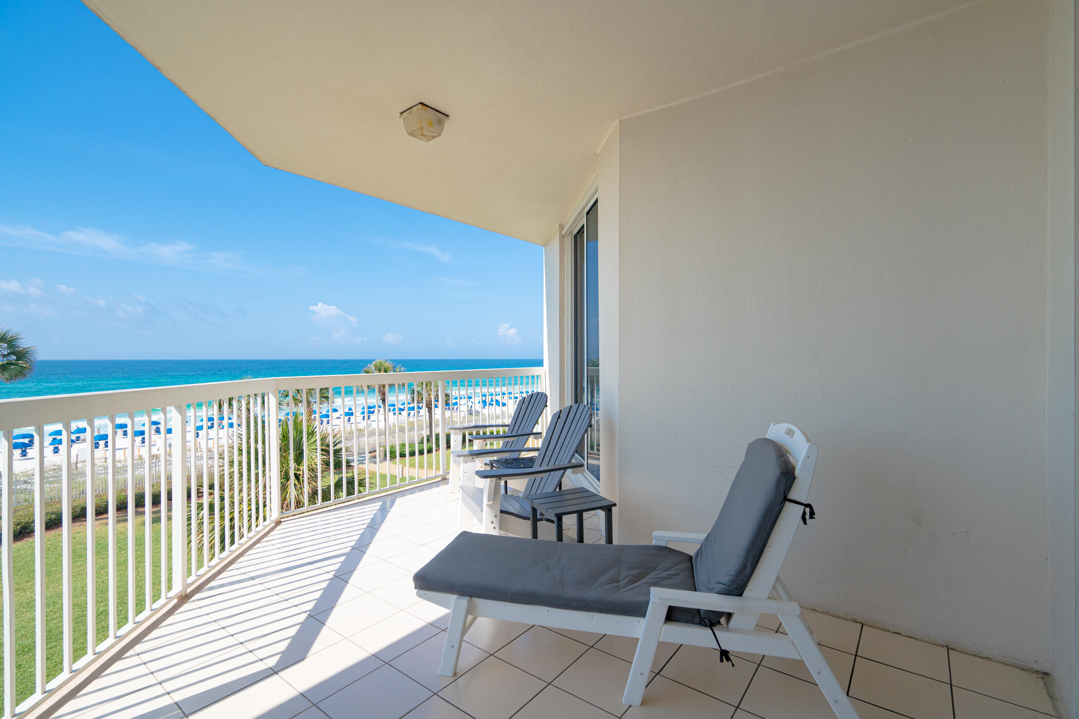 SILVER BEACH TOWERS - Residential