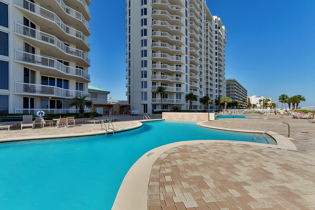 SILVER BEACH TOWERS - Residential