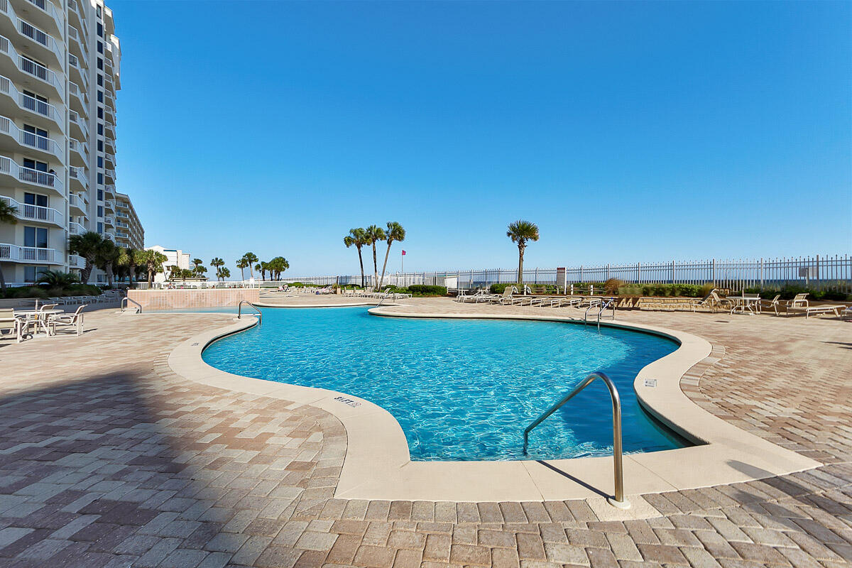 SILVER BEACH TOWERS - Residential