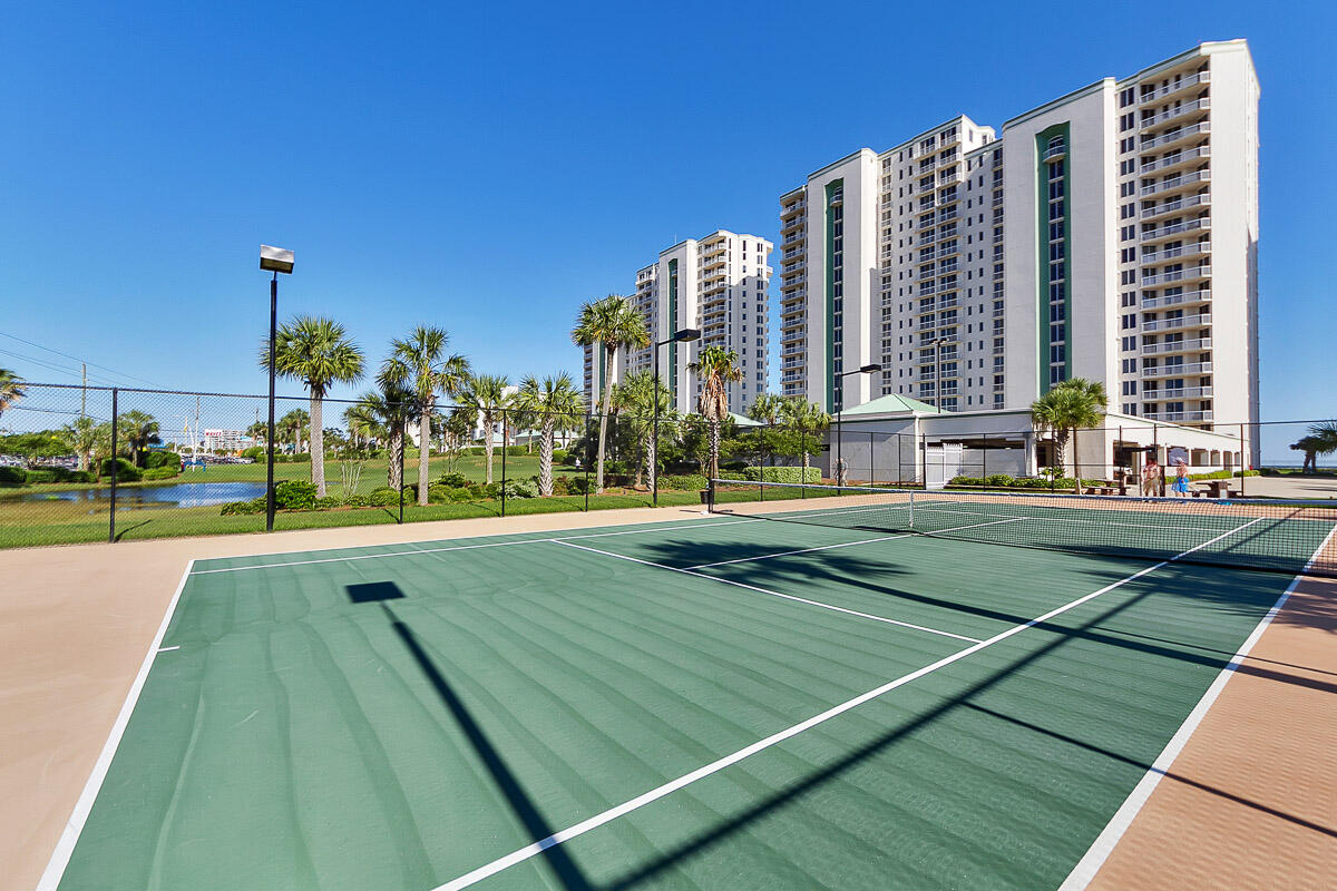 SILVER BEACH TOWERS - Residential