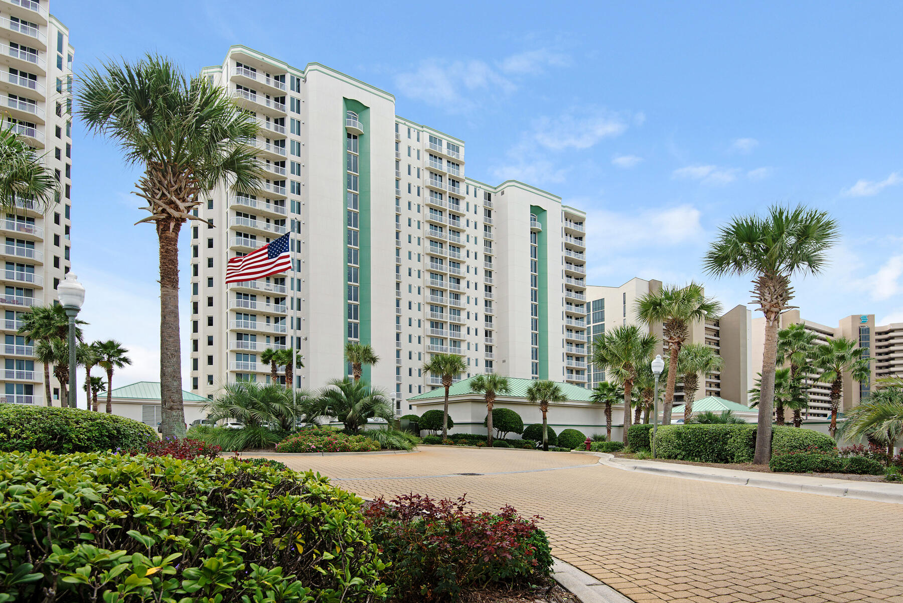 SILVER BEACH TOWERS - Residential