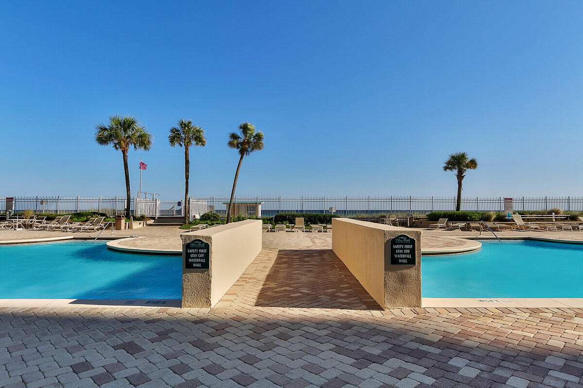SILVER BEACH TOWERS - Residential