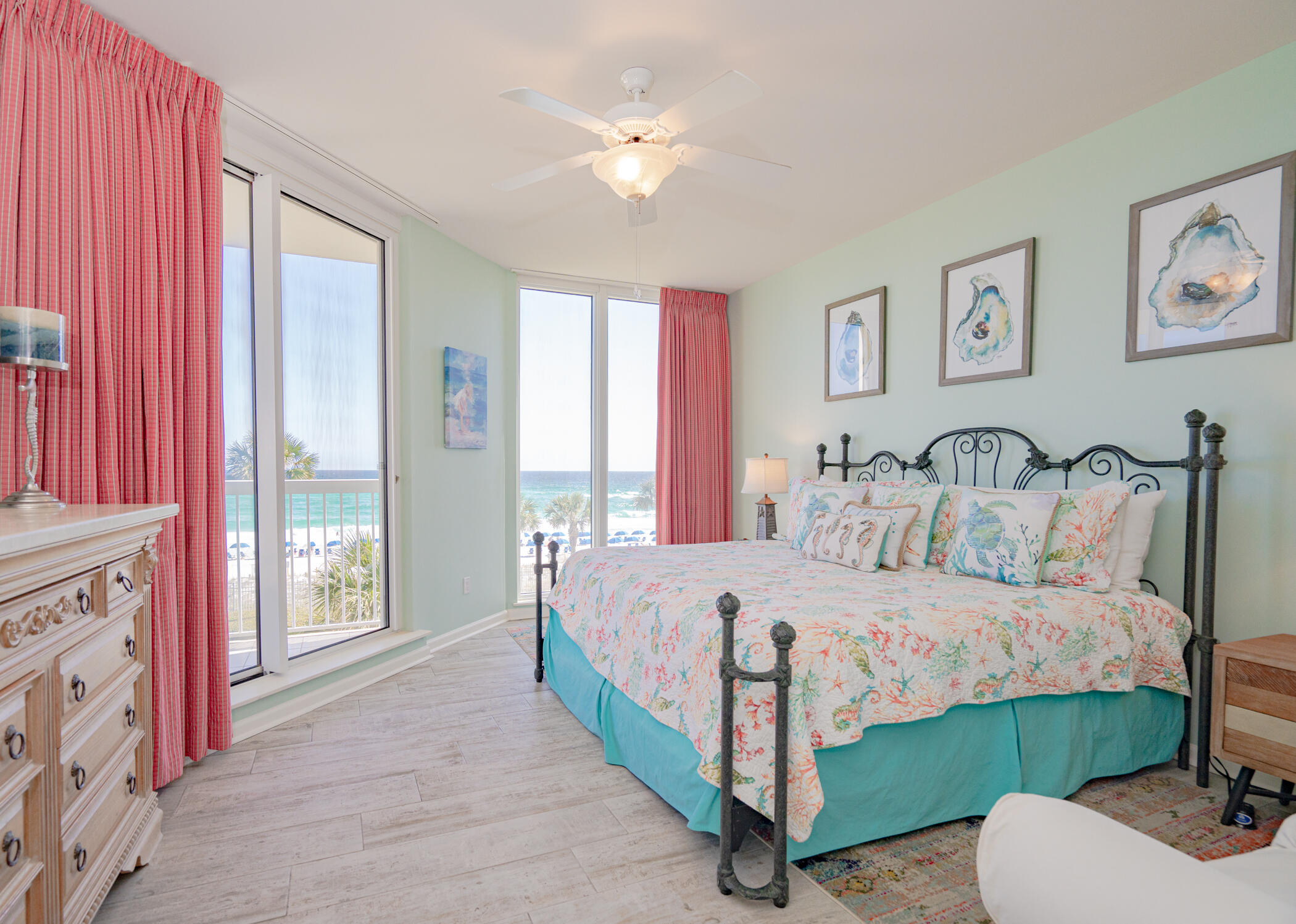 SILVER BEACH TOWERS - Residential