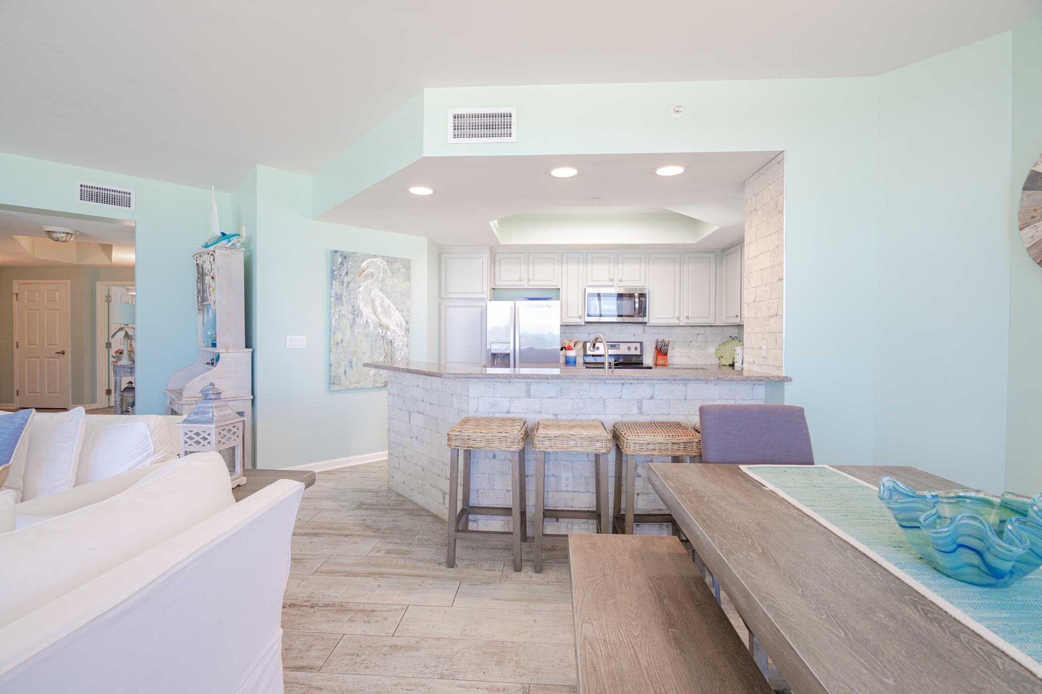 SILVER BEACH TOWERS - Residential