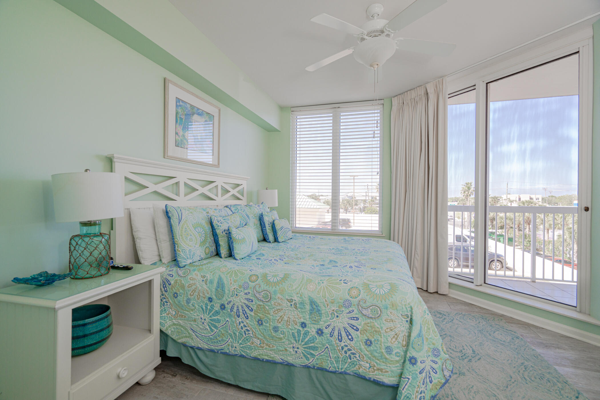 SILVER BEACH TOWERS - Residential