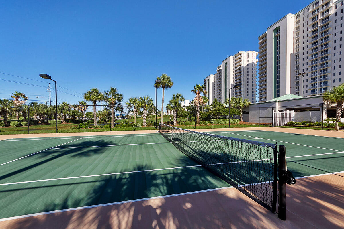 SILVER BEACH TOWERS - Residential