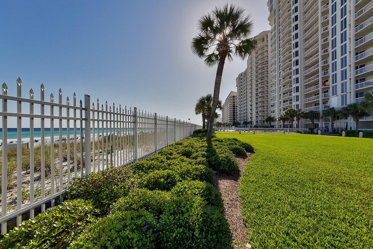 SILVER BEACH TOWERS - Residential