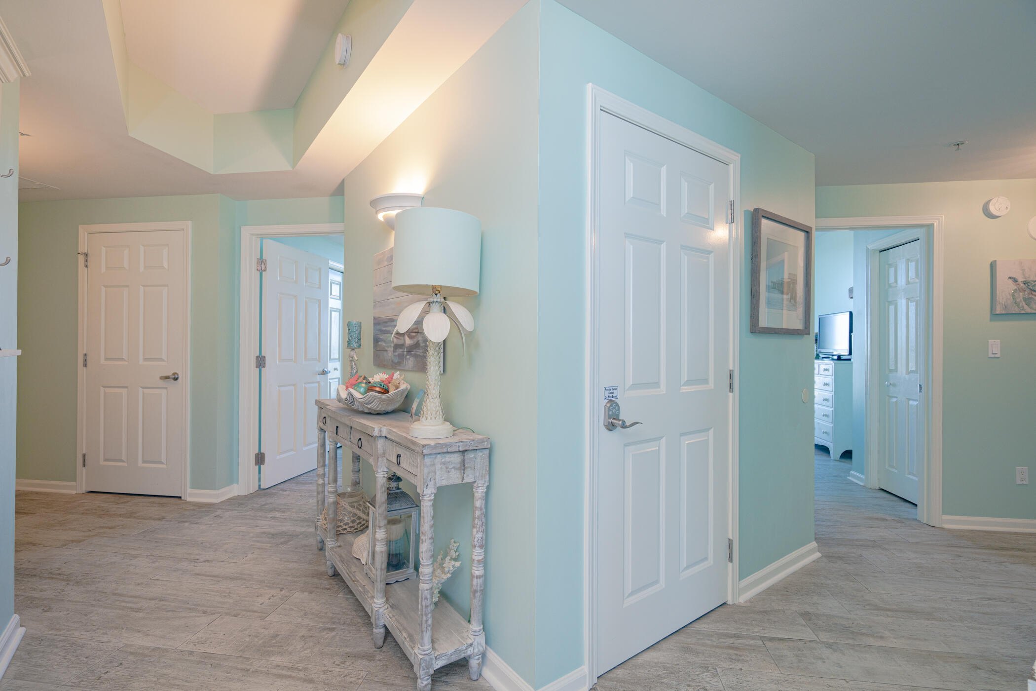 SILVER BEACH TOWERS - Residential