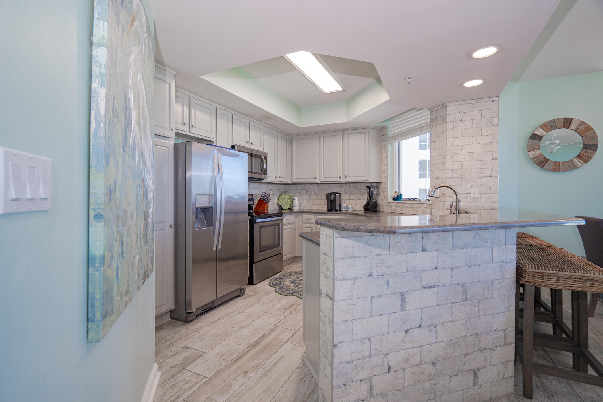 SILVER BEACH TOWERS - Residential