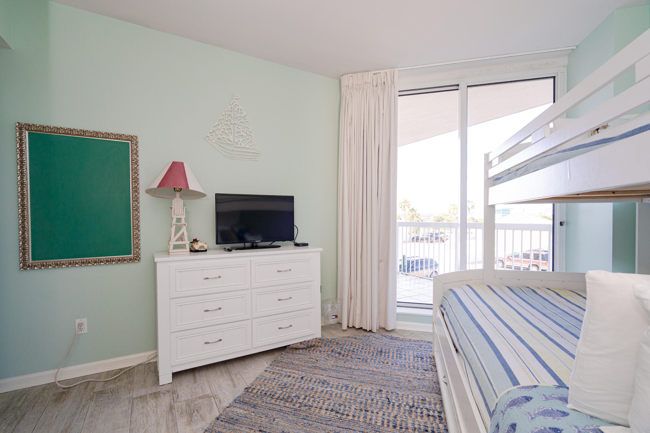 SILVER BEACH TOWERS - Residential