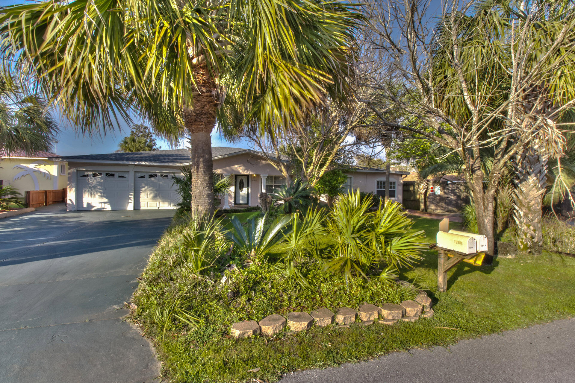 EL CENTRO BEACH - Residential