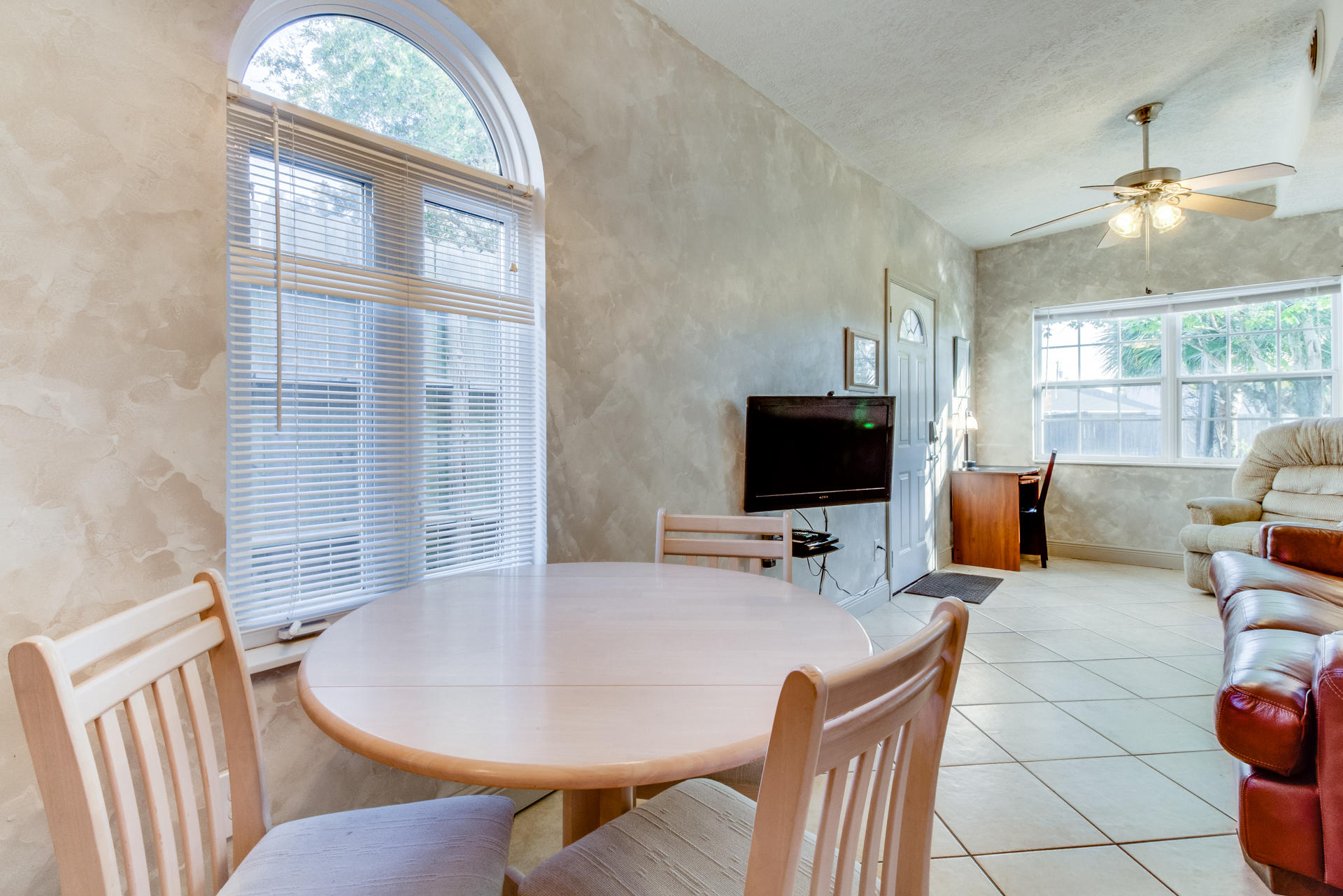 EL CENTRO BEACH - Residential