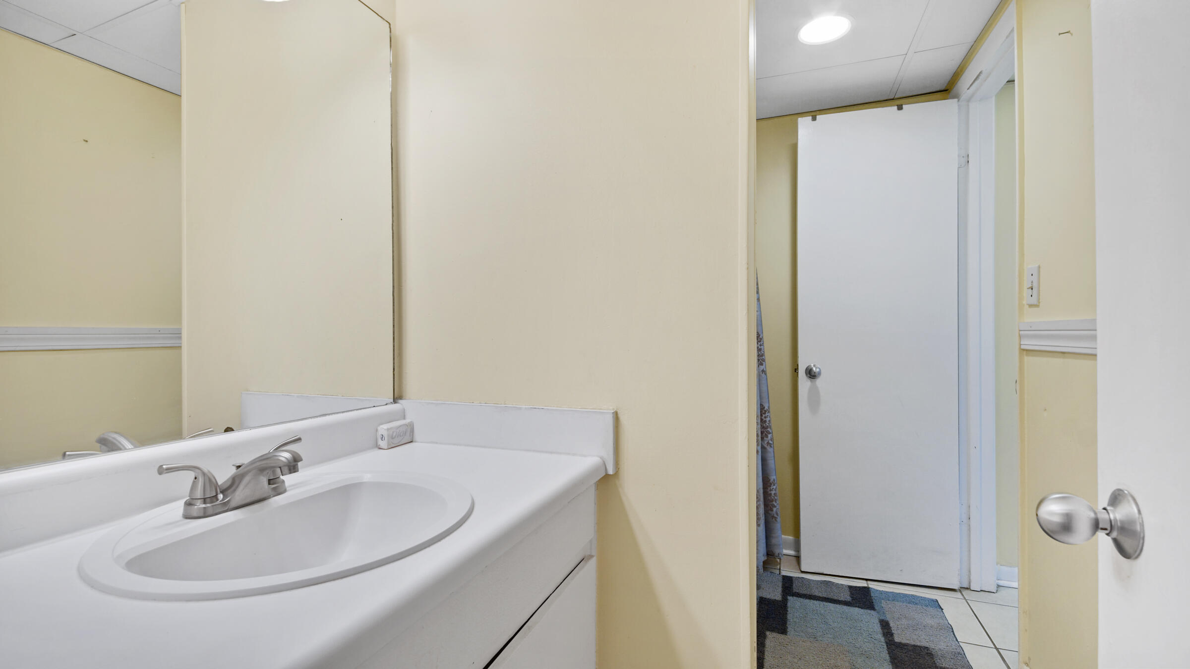 SUNBIRD CONDO - Residential