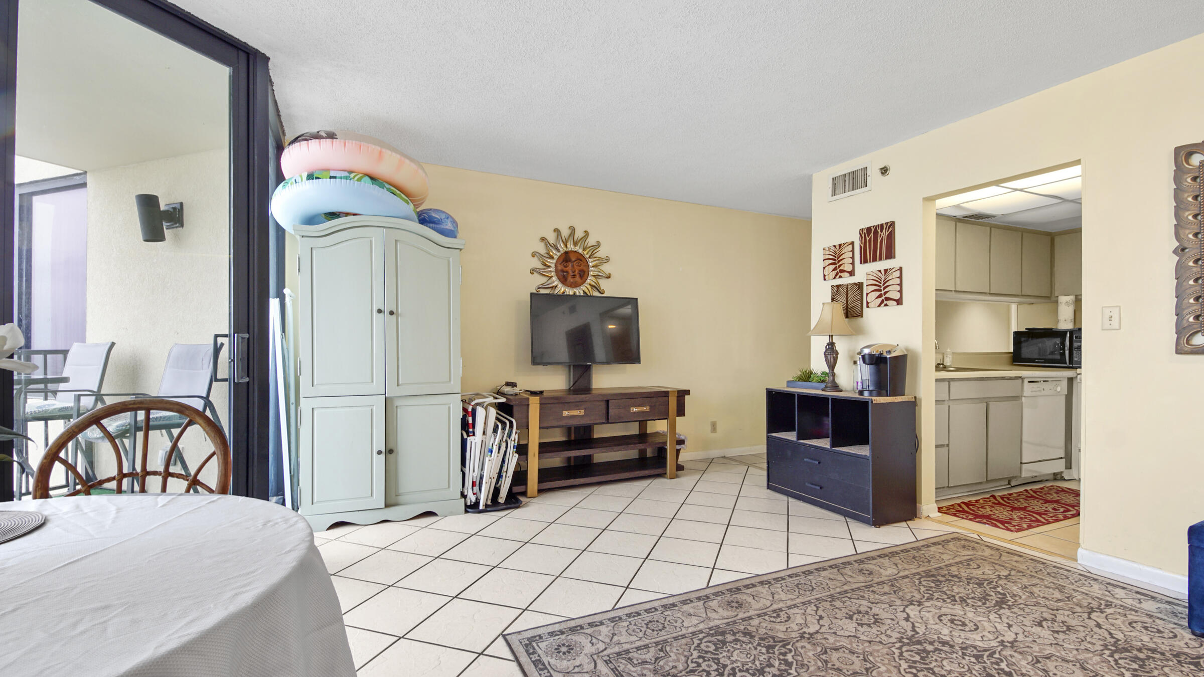 SUNBIRD CONDO - Residential