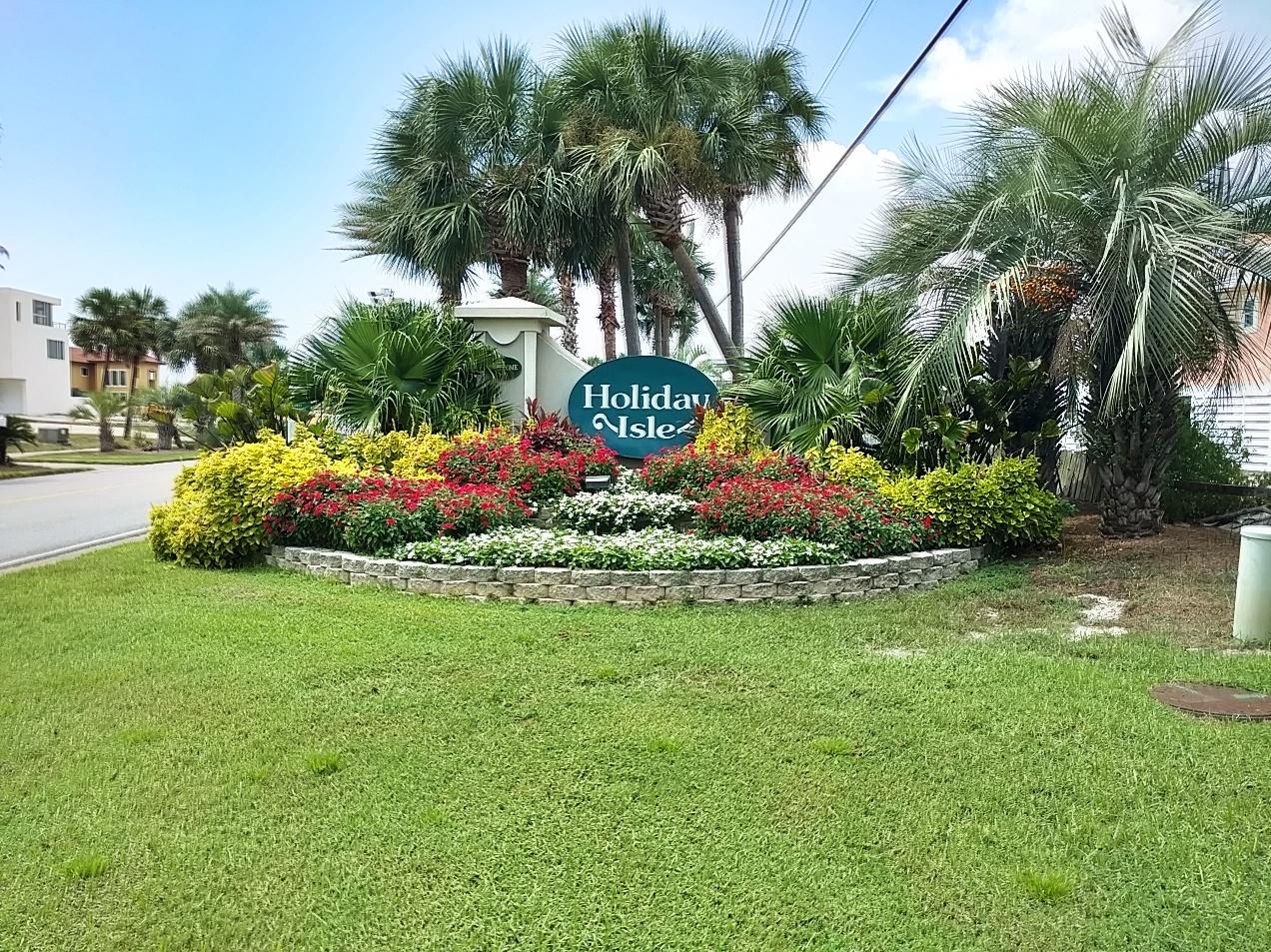 HOLIDAY ISLE - Land