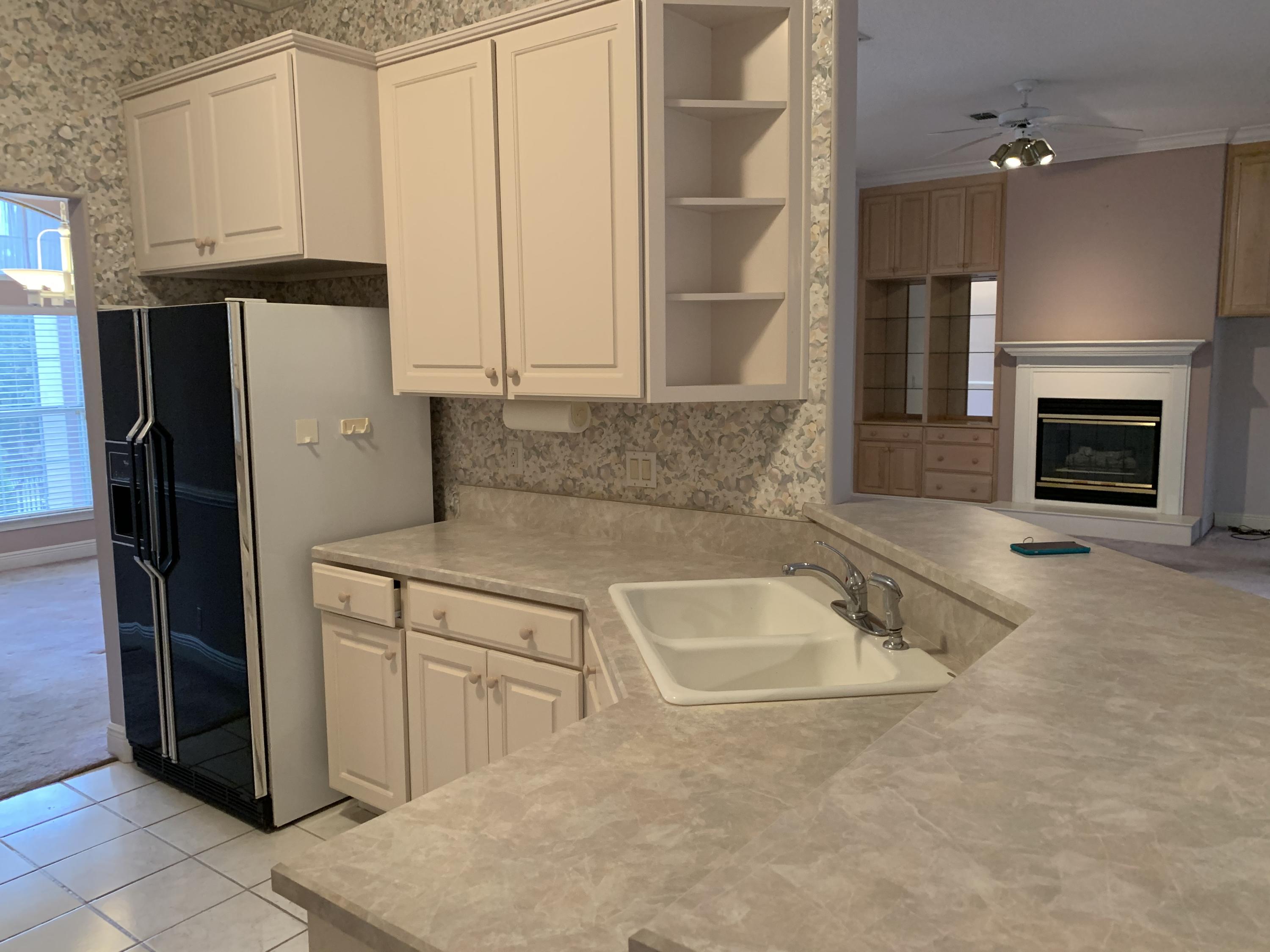 ROCKY BAYOU COUNTRY CLUB ESTATES 9 - Residential Lease